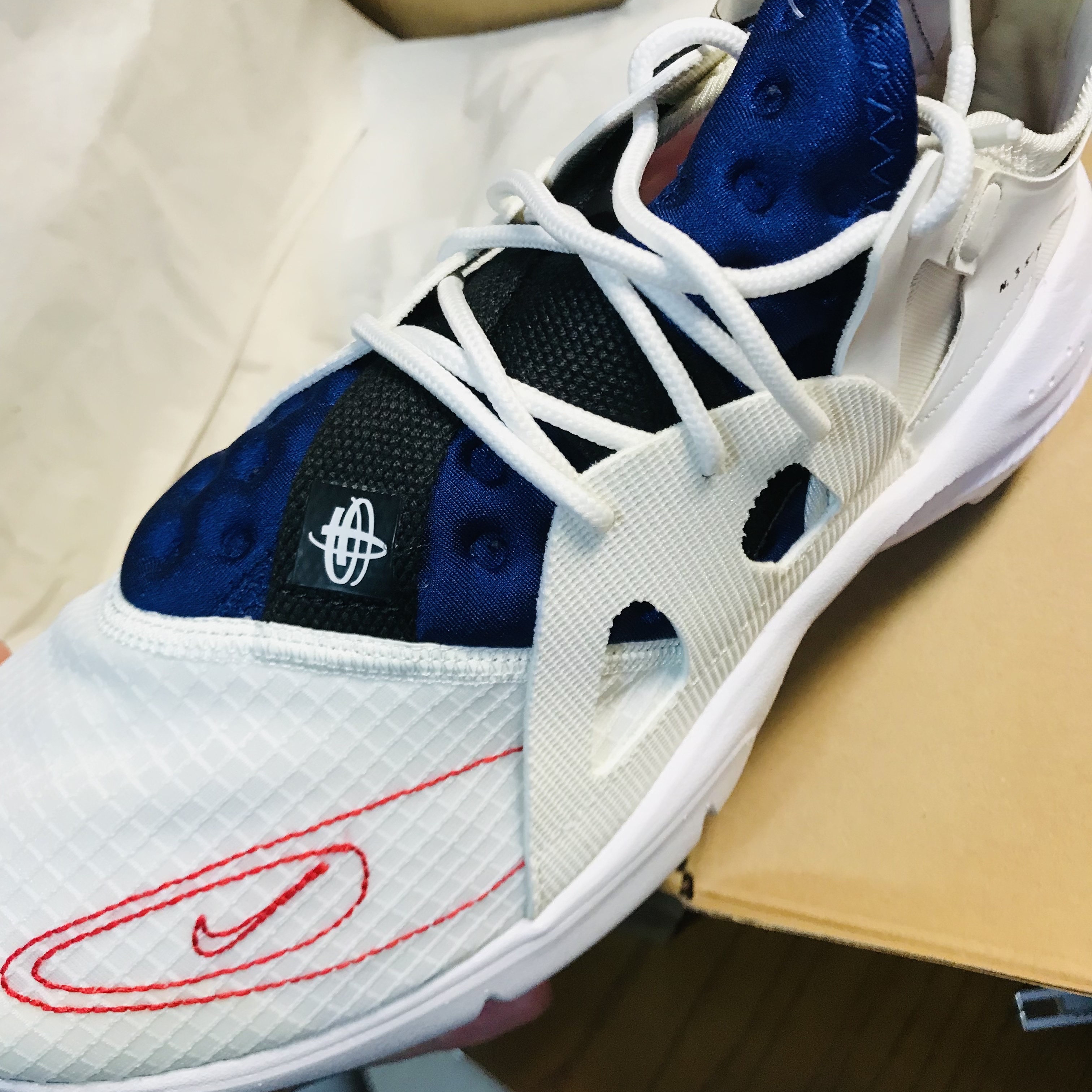 Nike Huarache Type Summit White 착용 스타일
