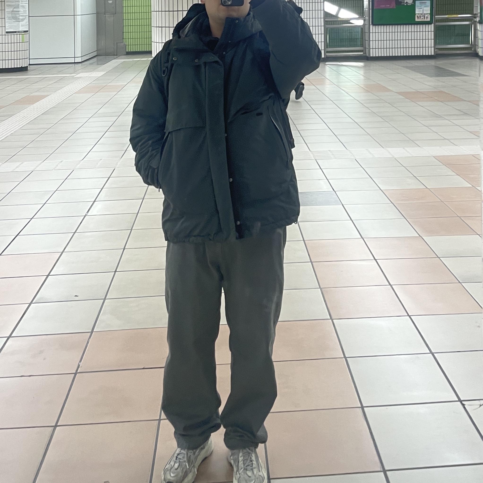 Adidas Yeezy Boost 700 V2 Static 2022 착용 스타일