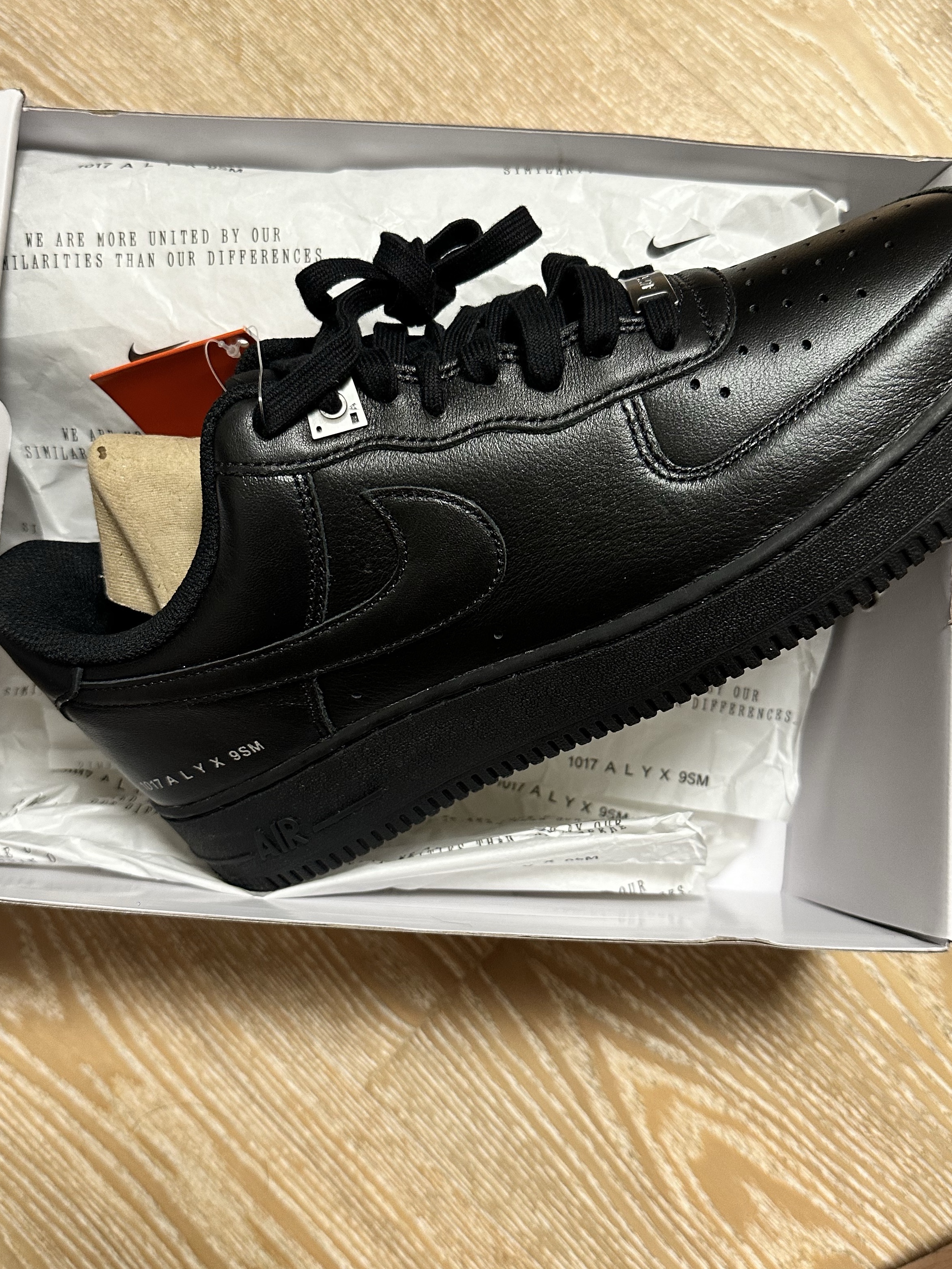 Nike x 1017 Alyx 9SM Air Force 1 Low SP Black 착용 스타일 - 4