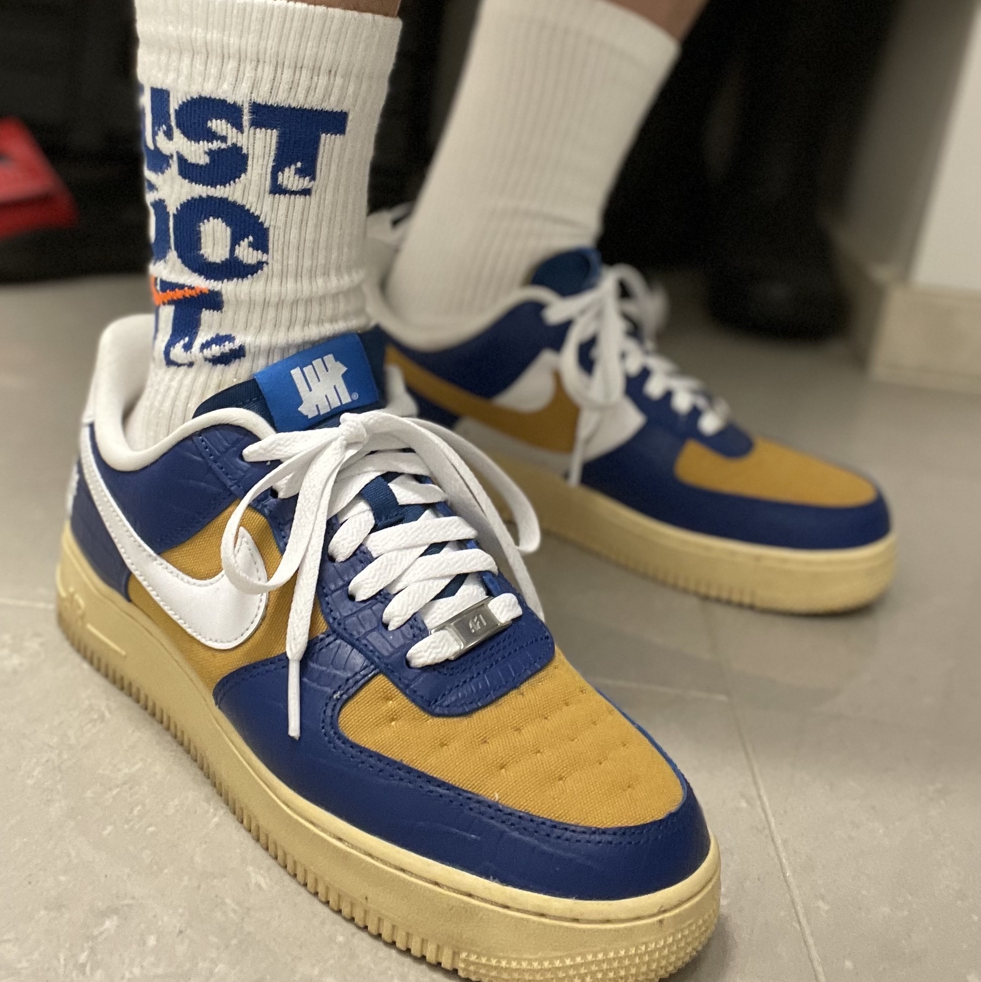 Nike x Undefeated Air Force 1 Low SP 5 On It Court Blue 착용 스타일