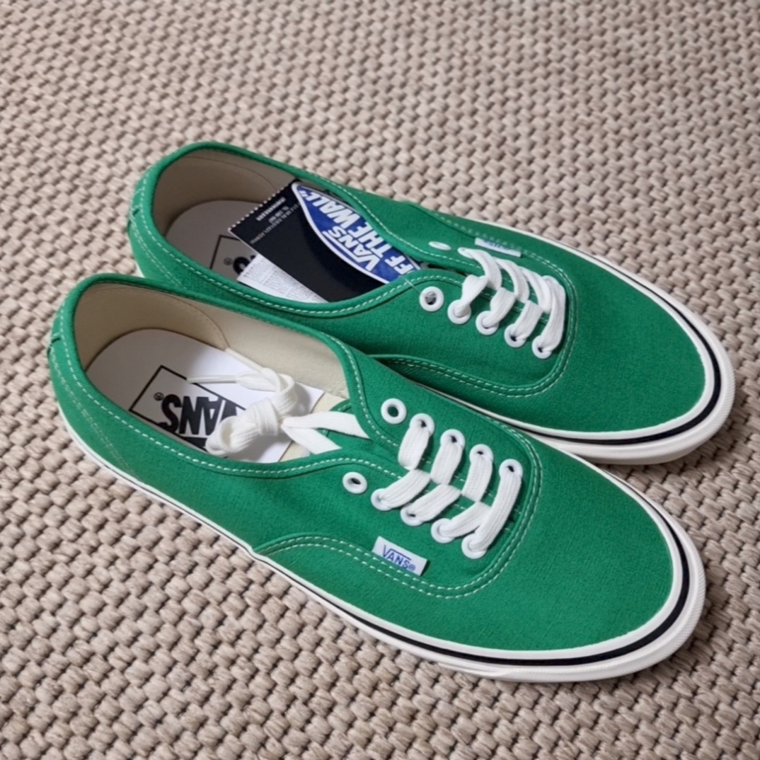 Vans Authentic 44 DX Anaheim Factory Emerald Green 착용 스타일