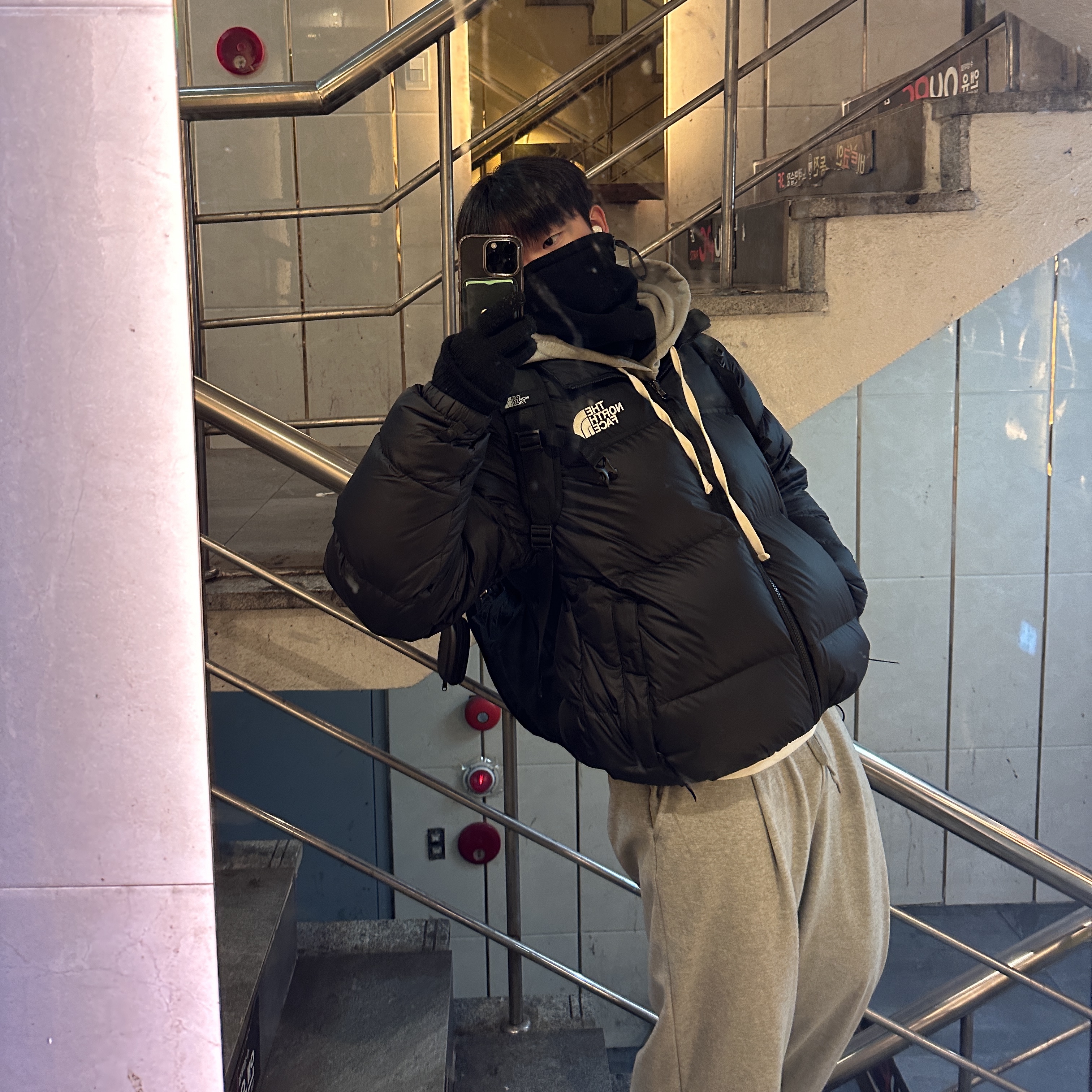 The North Face 1996 Eco Nuptse Jacket Black 착용 스타일