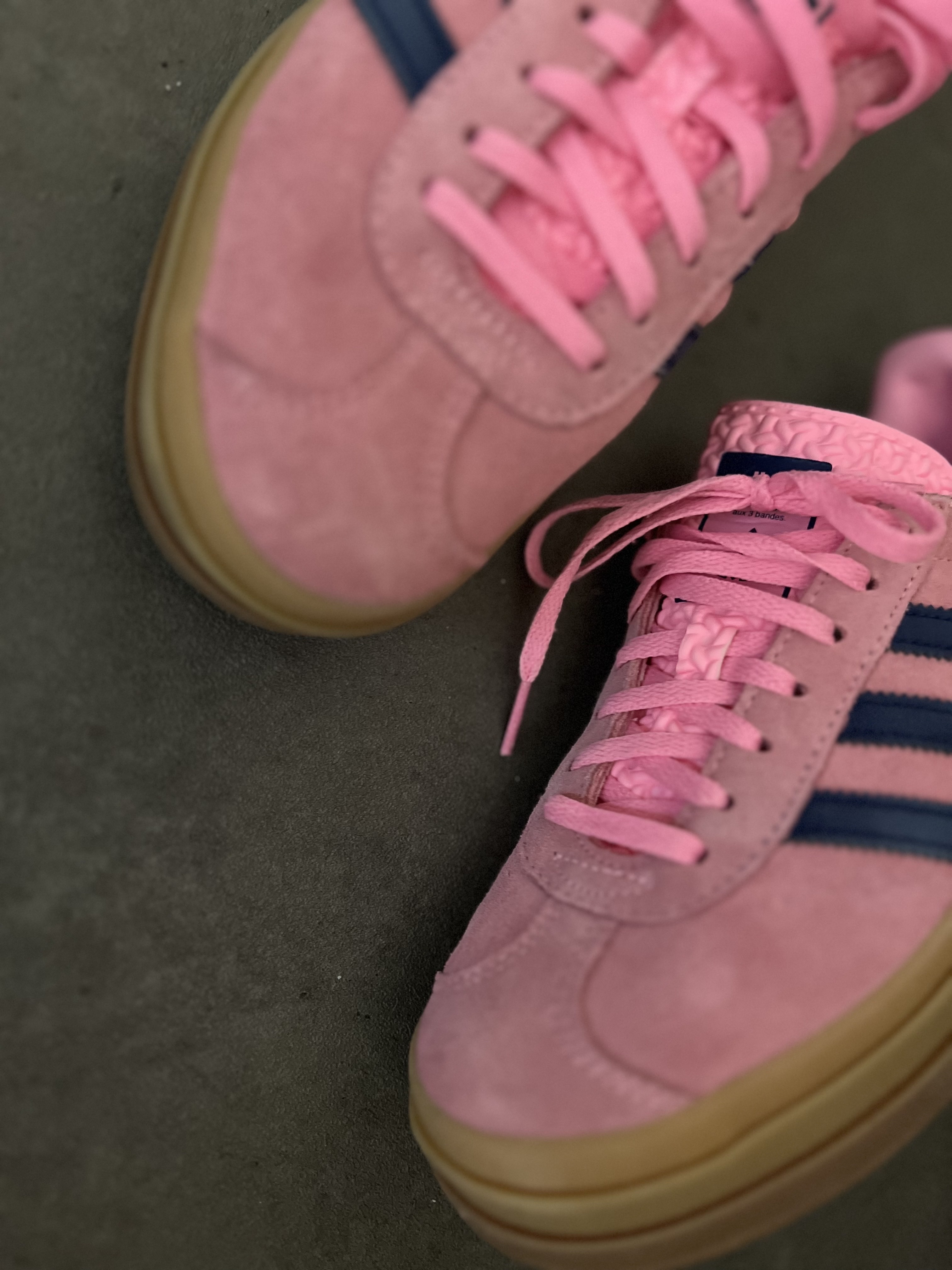 (W) Adidas Gazelle Bold Pink Glow Victory Blue 착용 스타일 - 4