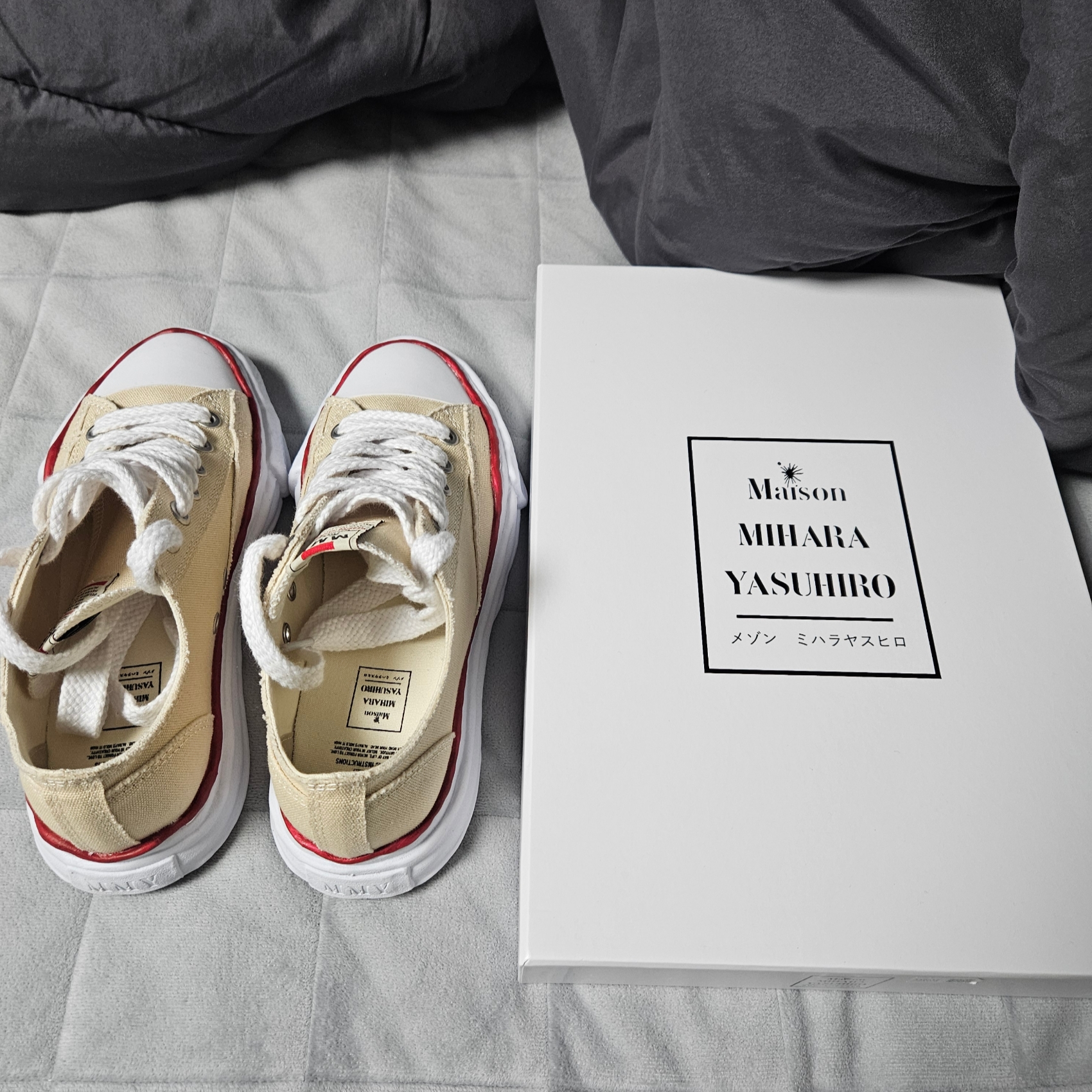 Maison Mihara Yasuhiro Peterson OG Sole Canvas Low-top Sneakers Natural 착용 스타일 - 3