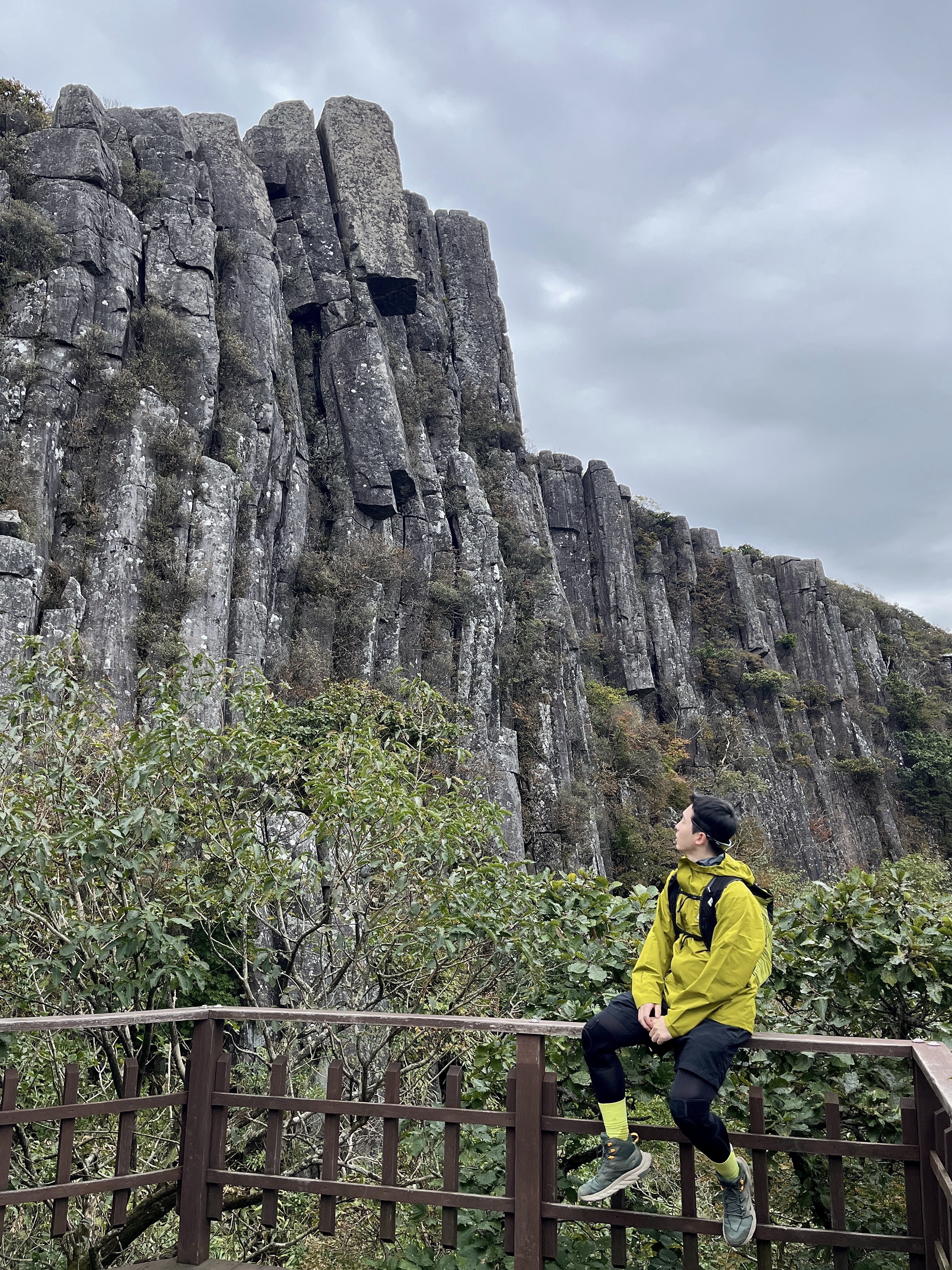 Nike ACG Storm-Fit ADV Cascade Rains Full Zip Jacket Moss - Asia, Nike Dri-Fit ACG Goat Rocks Long Sleeve T-Shirt Black - US/EU 착용 스타일 - 2