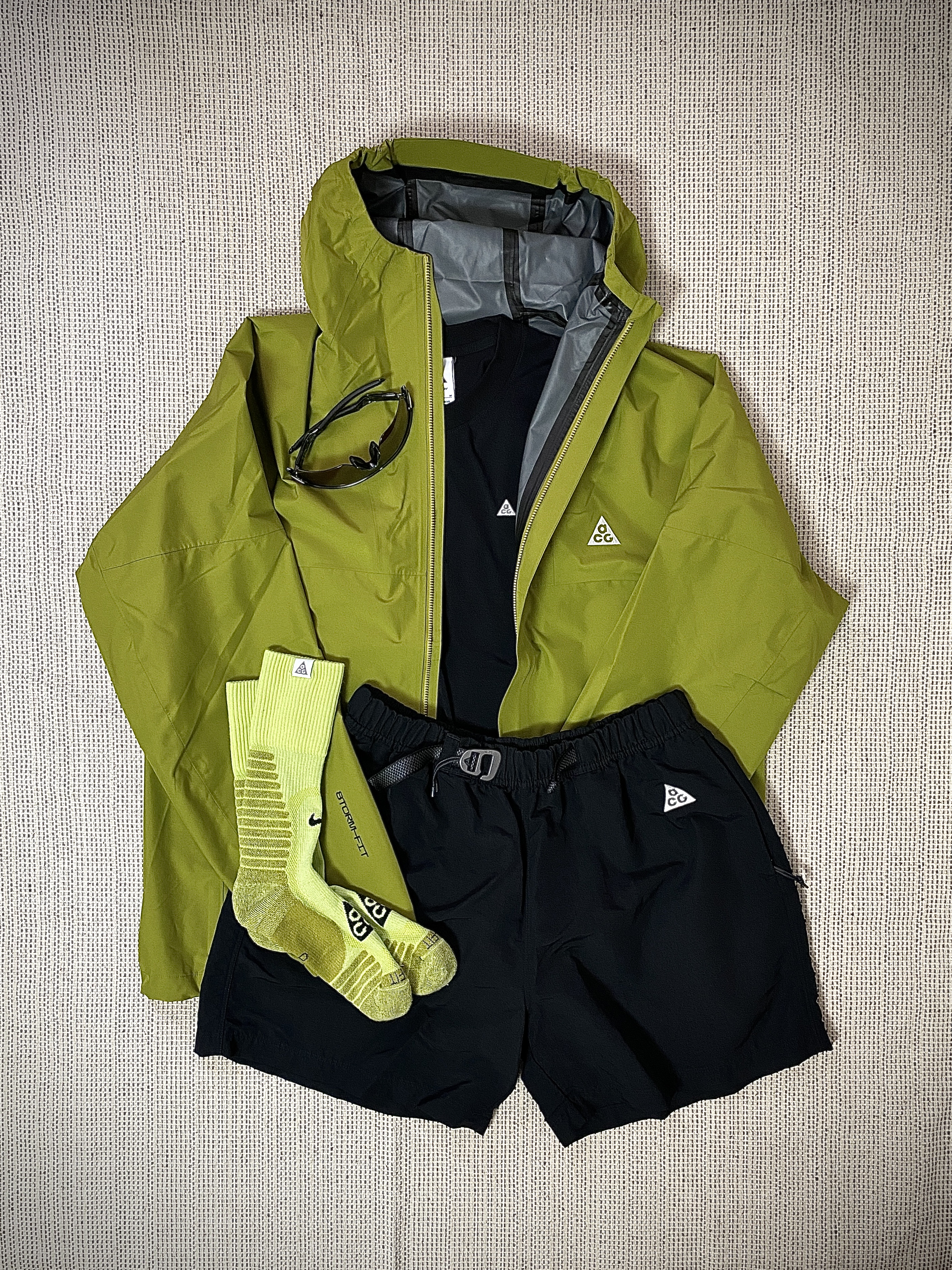 Nike ACG Storm-Fit ADV Cascade Rains Full Zip Jacket Moss - Asia, Nike Dri-Fit ACG Goat Rocks Long Sleeve T-Shirt Black - US/EU 착용 스타일 - 5