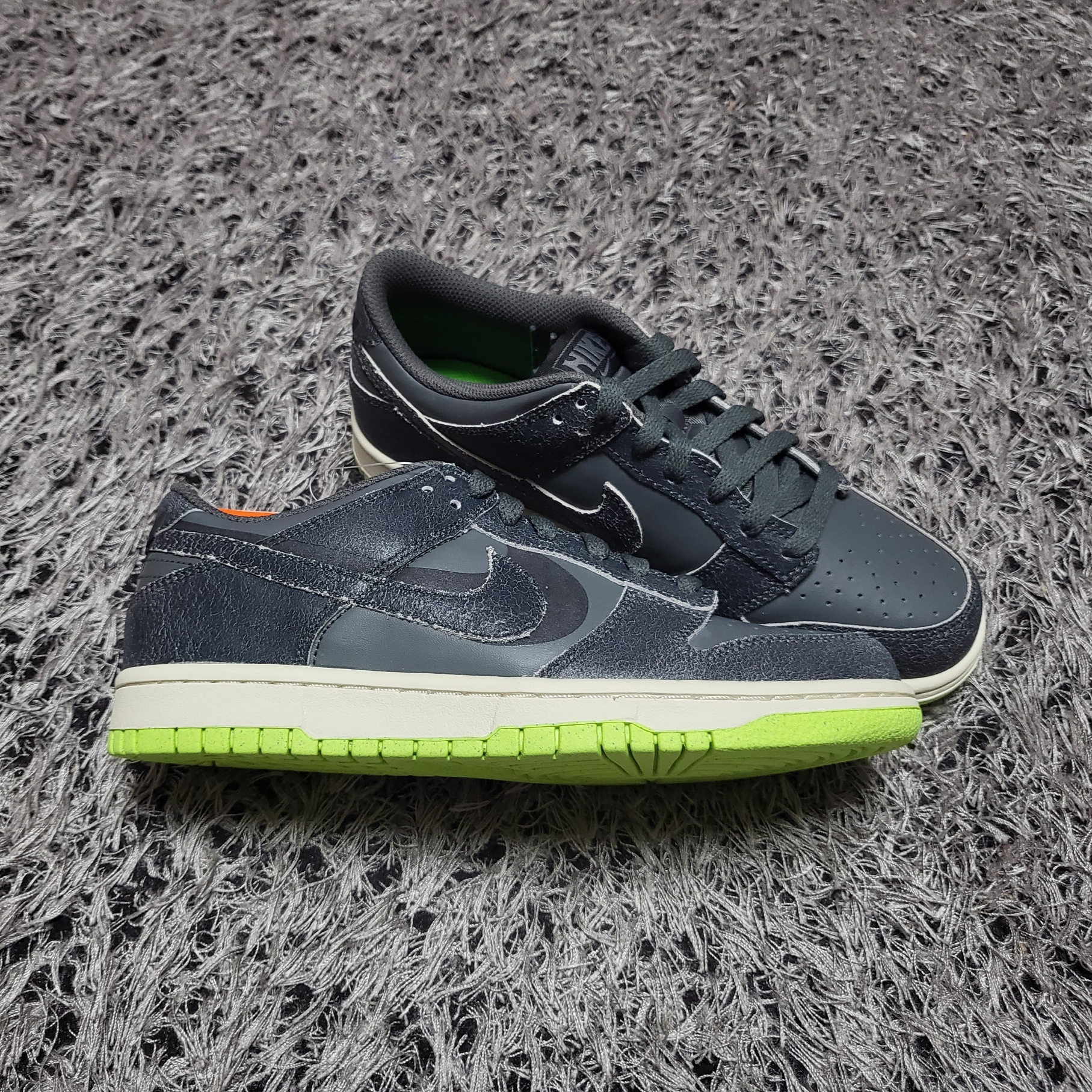 Nike Dunk Low Retro PRM Halloween 착용 스타일