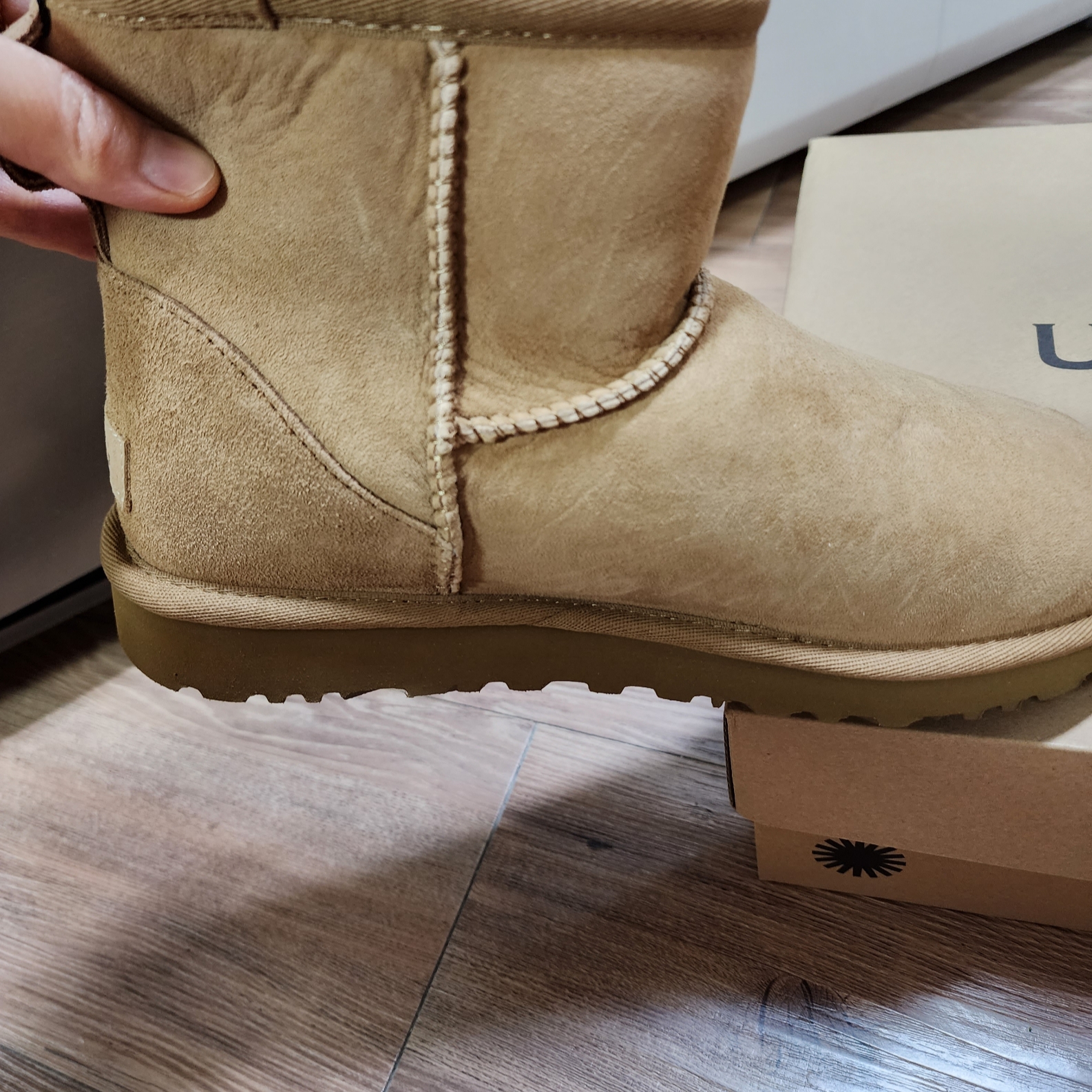 (W) UGG Classic Mini II Boots Chestnut 착용 스타일 - 3