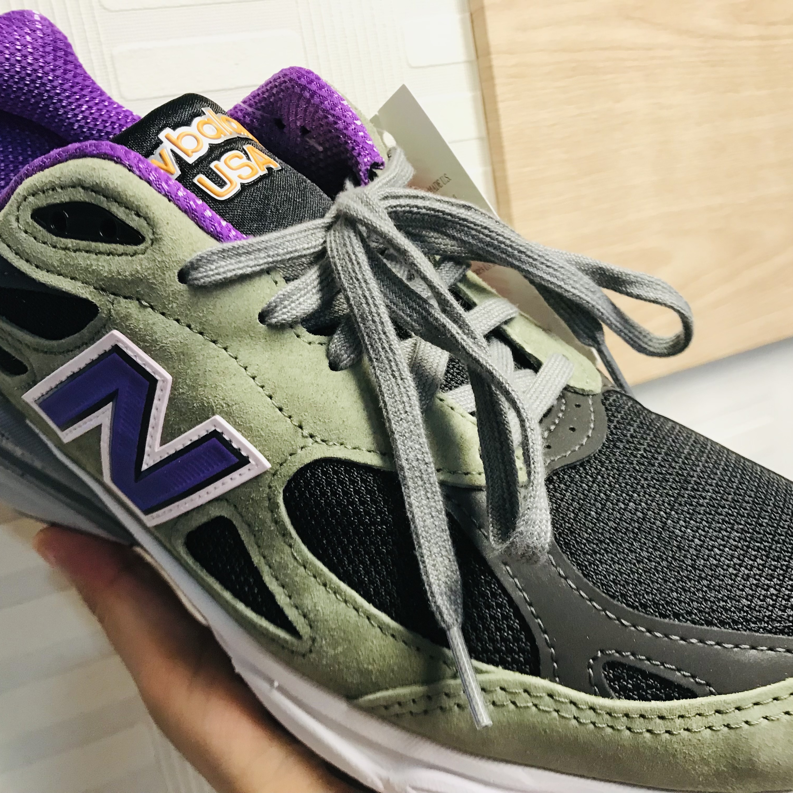 New Balance 990v3 Made in USA Olive Leaf Black 착용 스타일