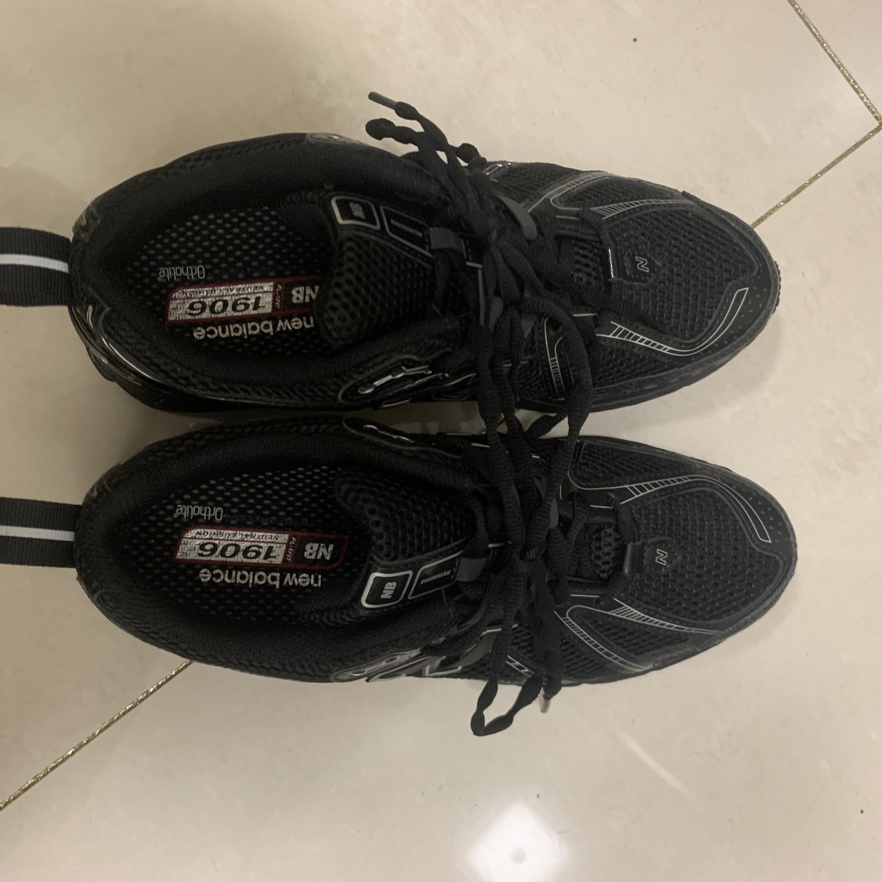 New Balance 1906R Black Silver Metallic 착용 스타일