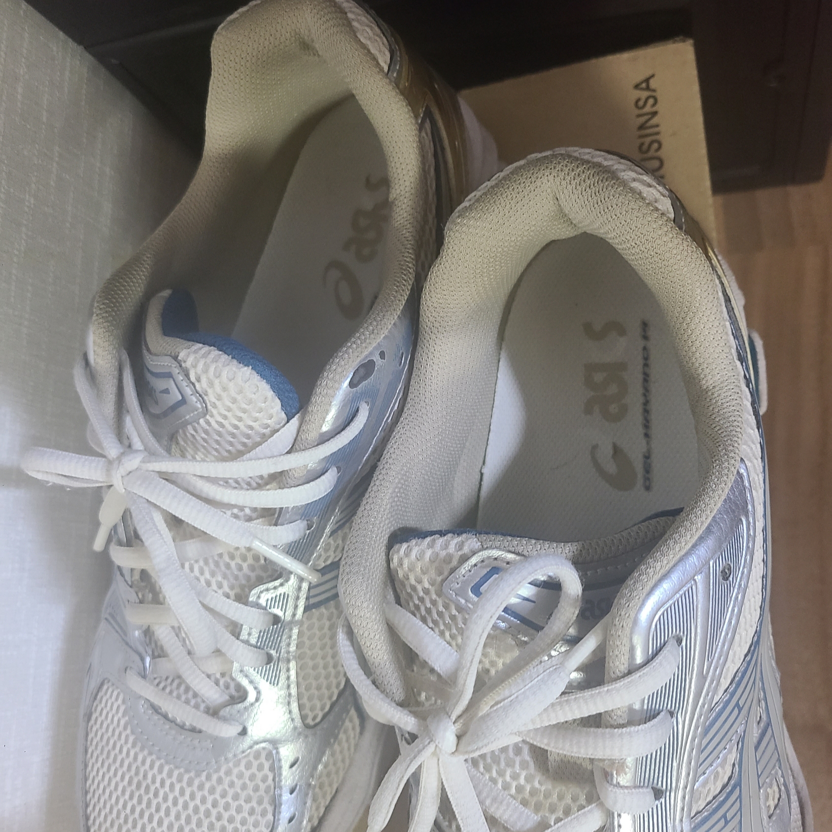 Asics Gel-Kayano 14 Cream Pure Silver 착용 스타일