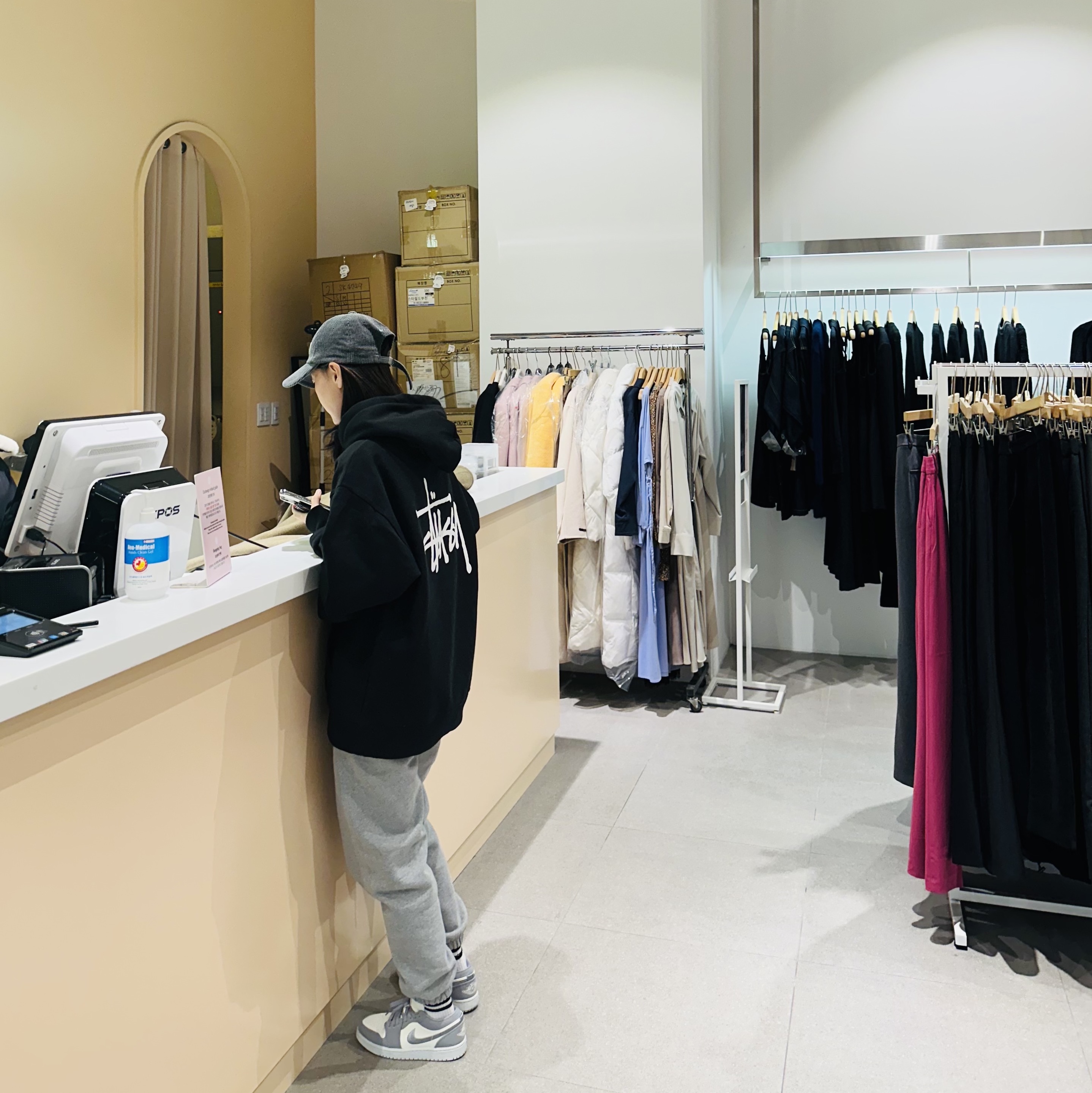 Emis Corduroy Wappen Ball Cap Charcoal, Stussy Basic Stussy Hoodie Black 2023 착용 스타일