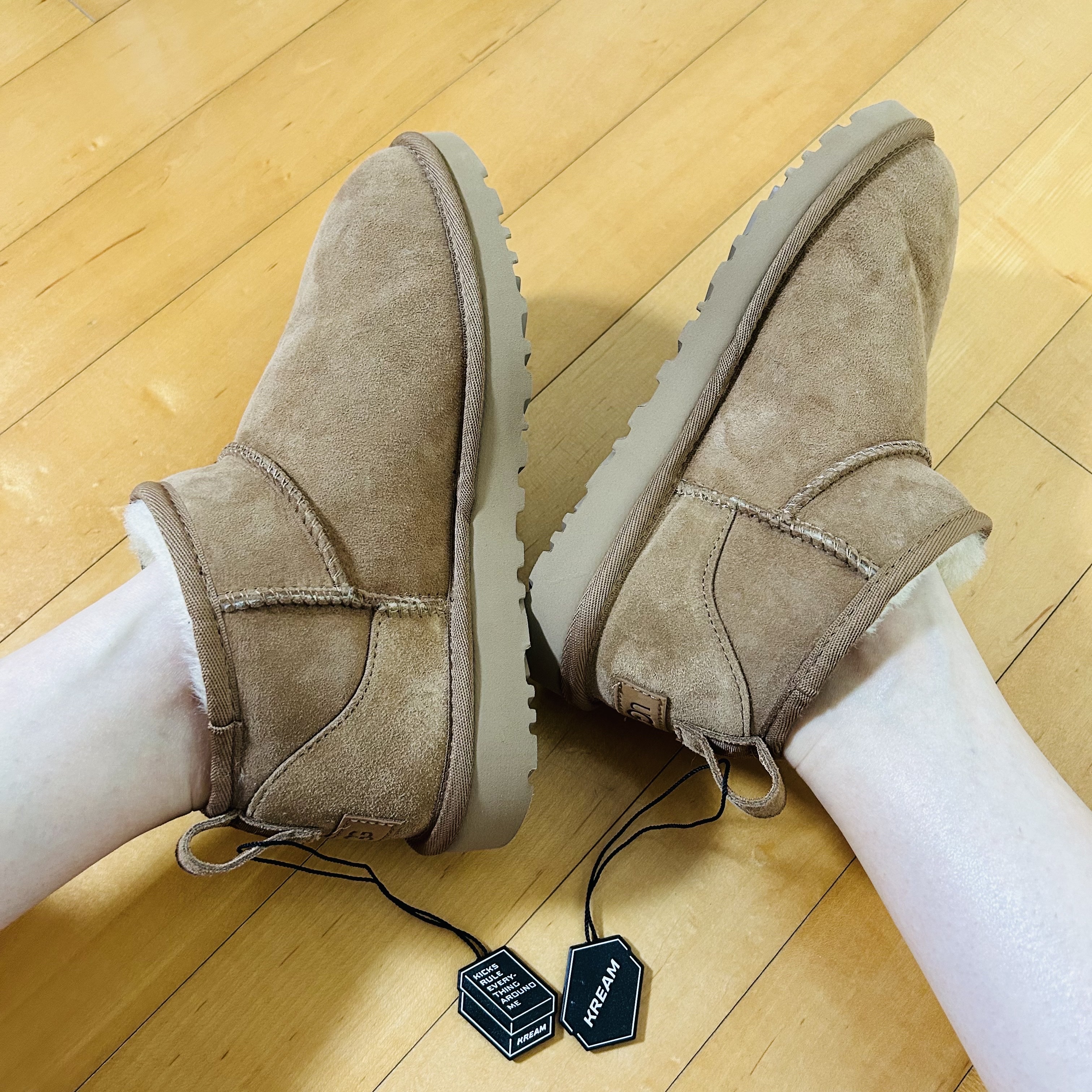 (W) UGG Classic Ultra Mini Boots Chestnut 착용 스타일 - 5