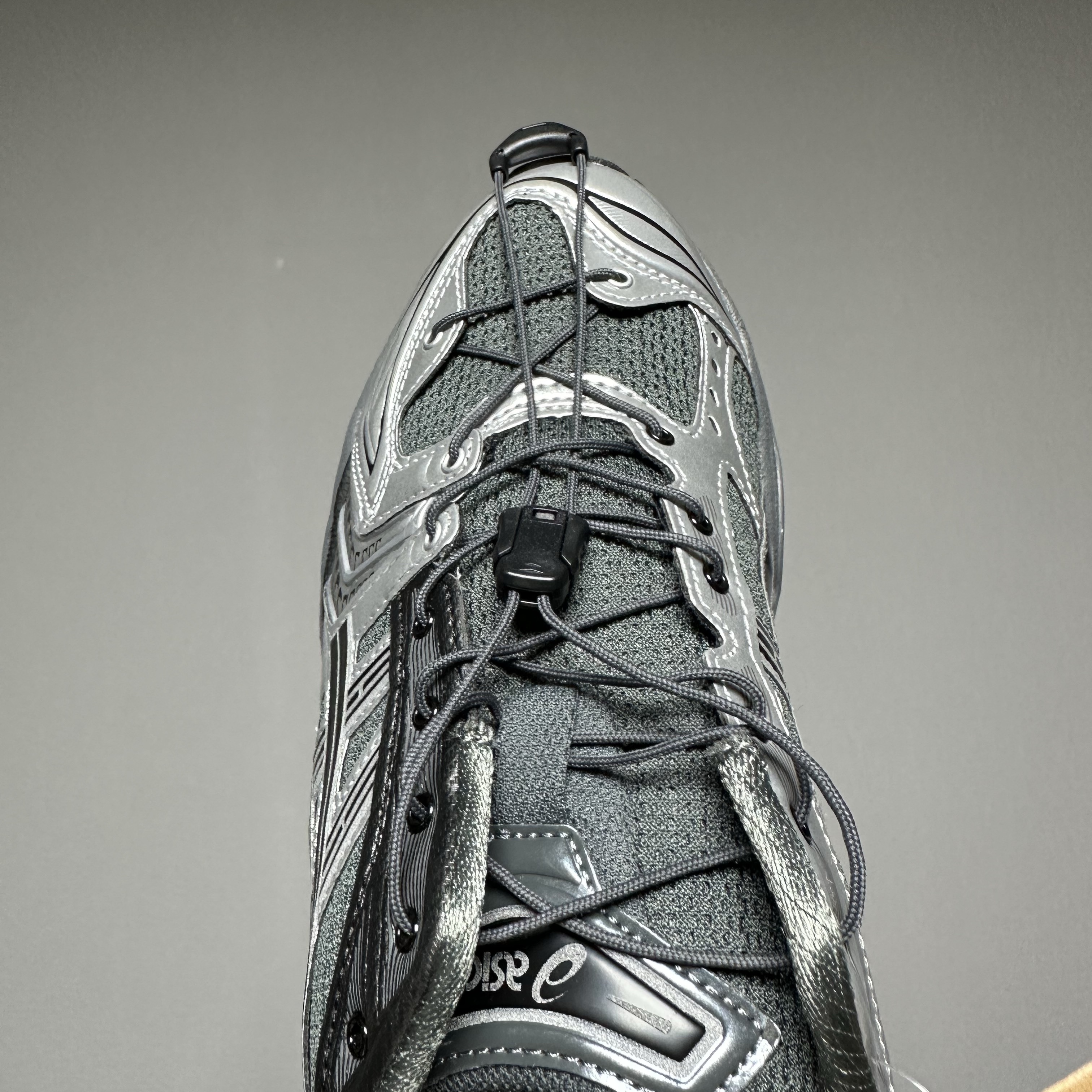 Asics x Unaffected Gel-Kayano 14 Silver Moon 착용 스타일 - 3
