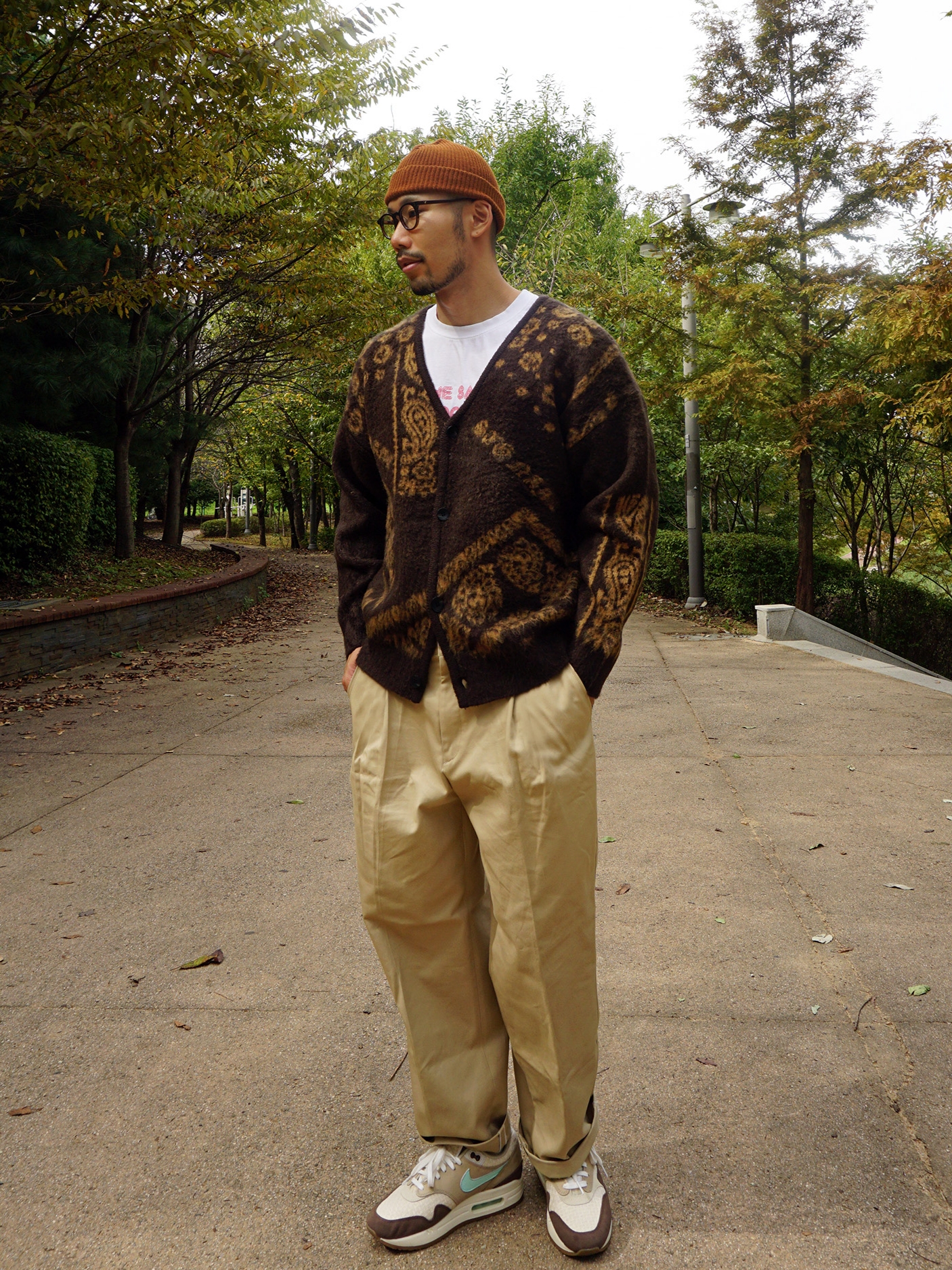 Nike Air Max 1 Premium Crepe Hemp, Supreme Overdyed Beanie Brown - 22SS 착용 스타일