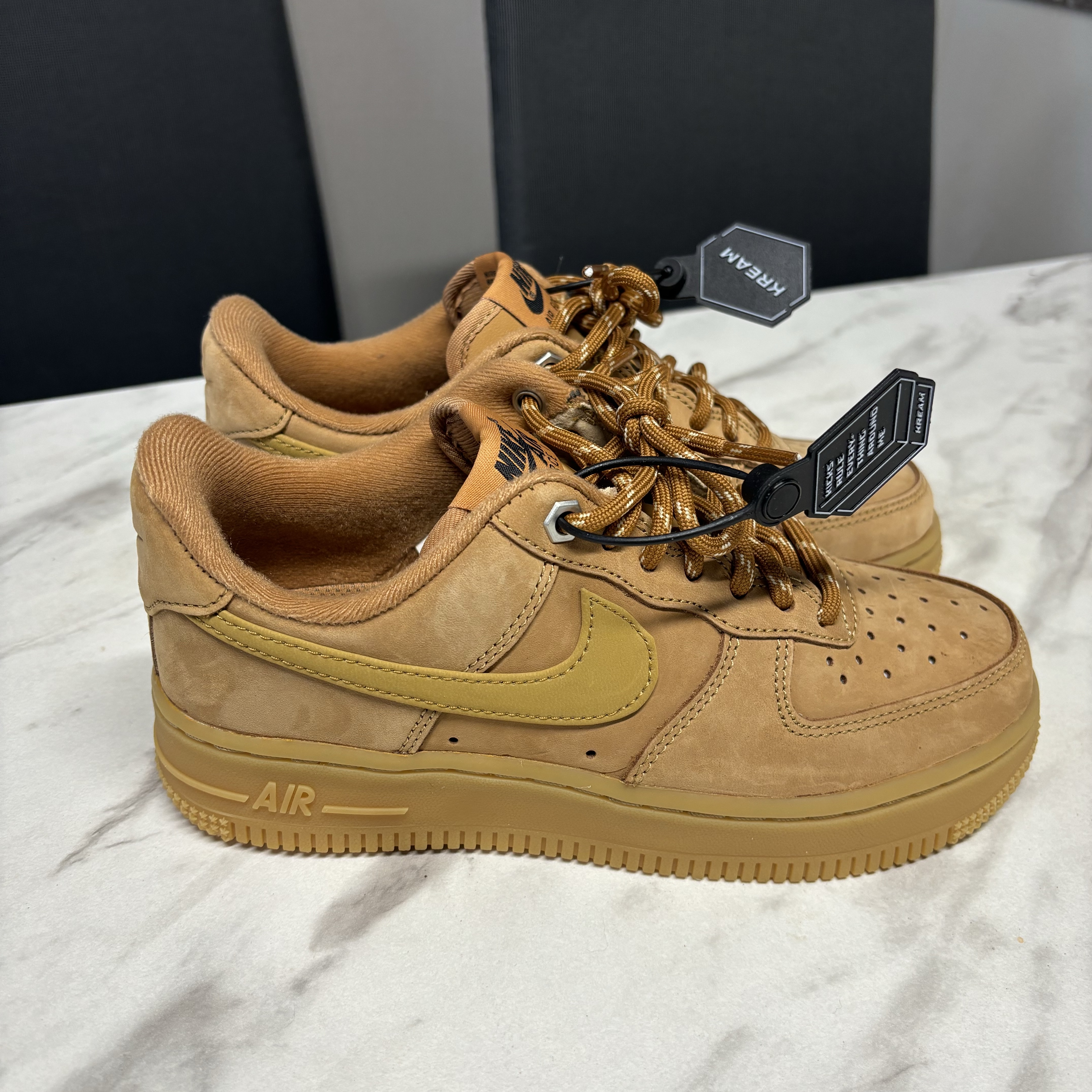 Nike Air Force 1 '07 WB Flax 착용 스타일 - 1
