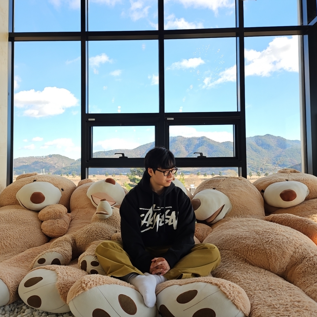 Stussy Big Stock Hoodie Black 착용 스타일