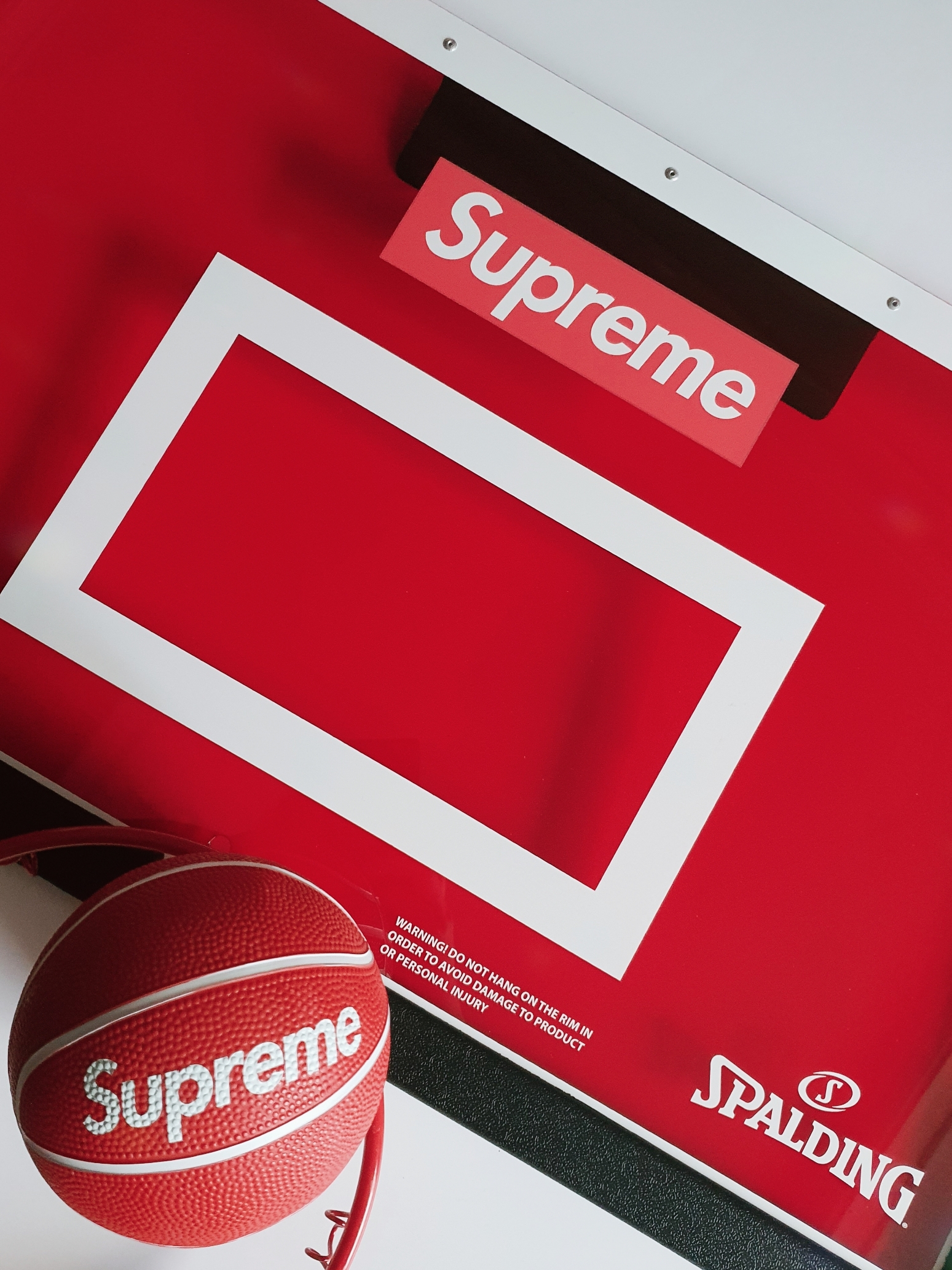 Supreme x Spalding Mini Basketball Hoop Red  - 23FW 착용 스타일