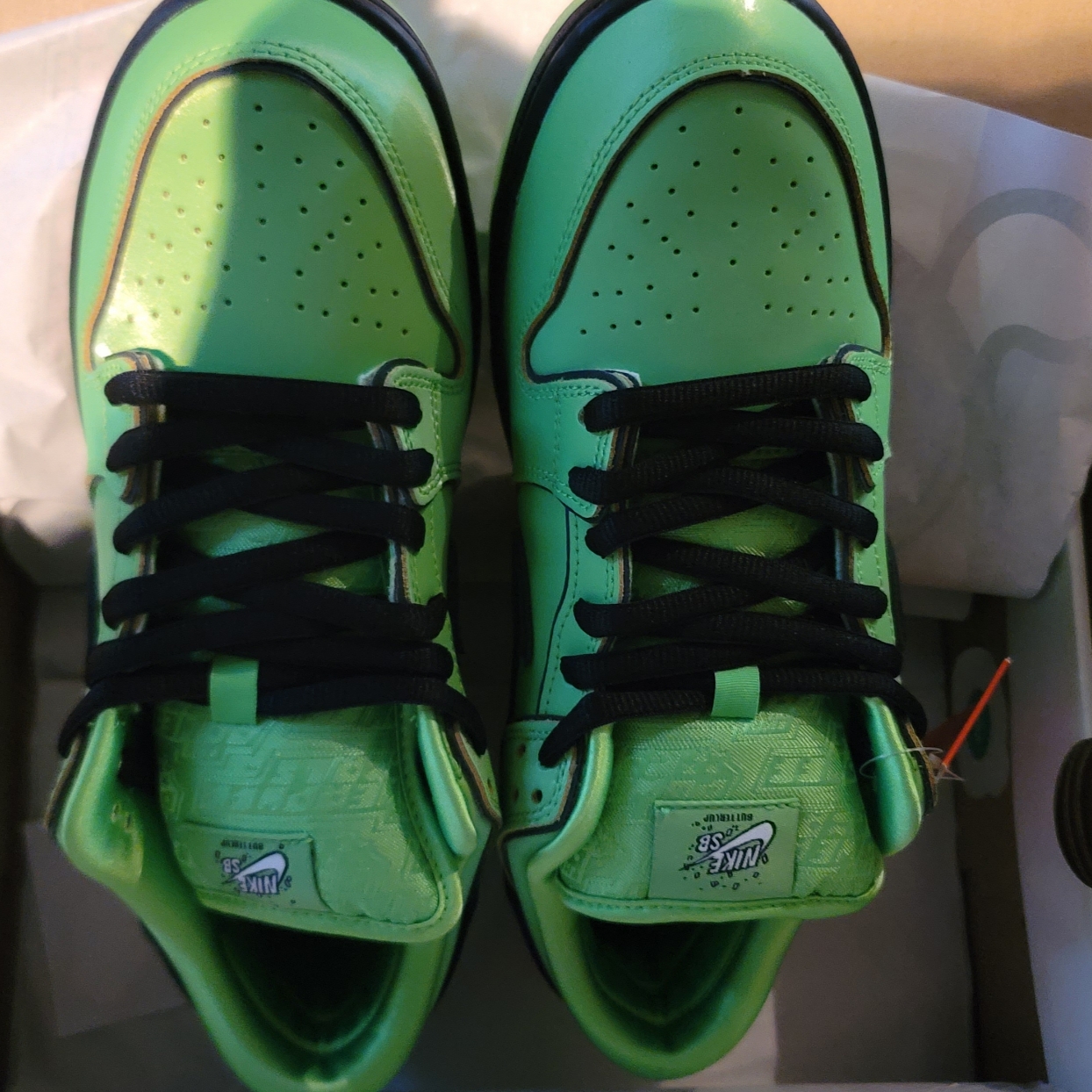 Nike x The Powerpuff Girls SB Dunk Low Pro QS Buttercup 착용 스타일 - 4