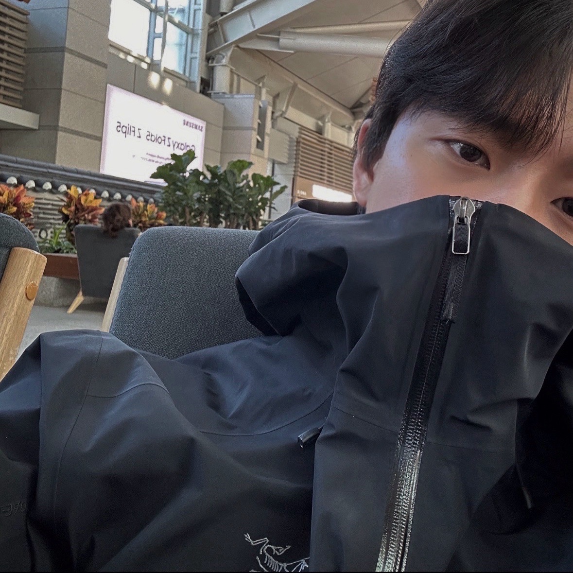 Arc'teryx Beta LT Jacket Black 착용 스타일