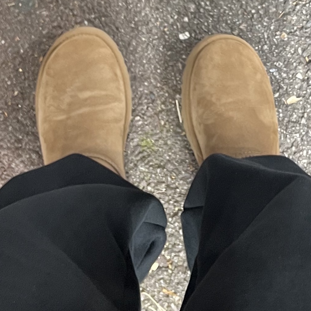 (W) UGG Classic Ultra Mini Boots Chestnut 착용 스타일