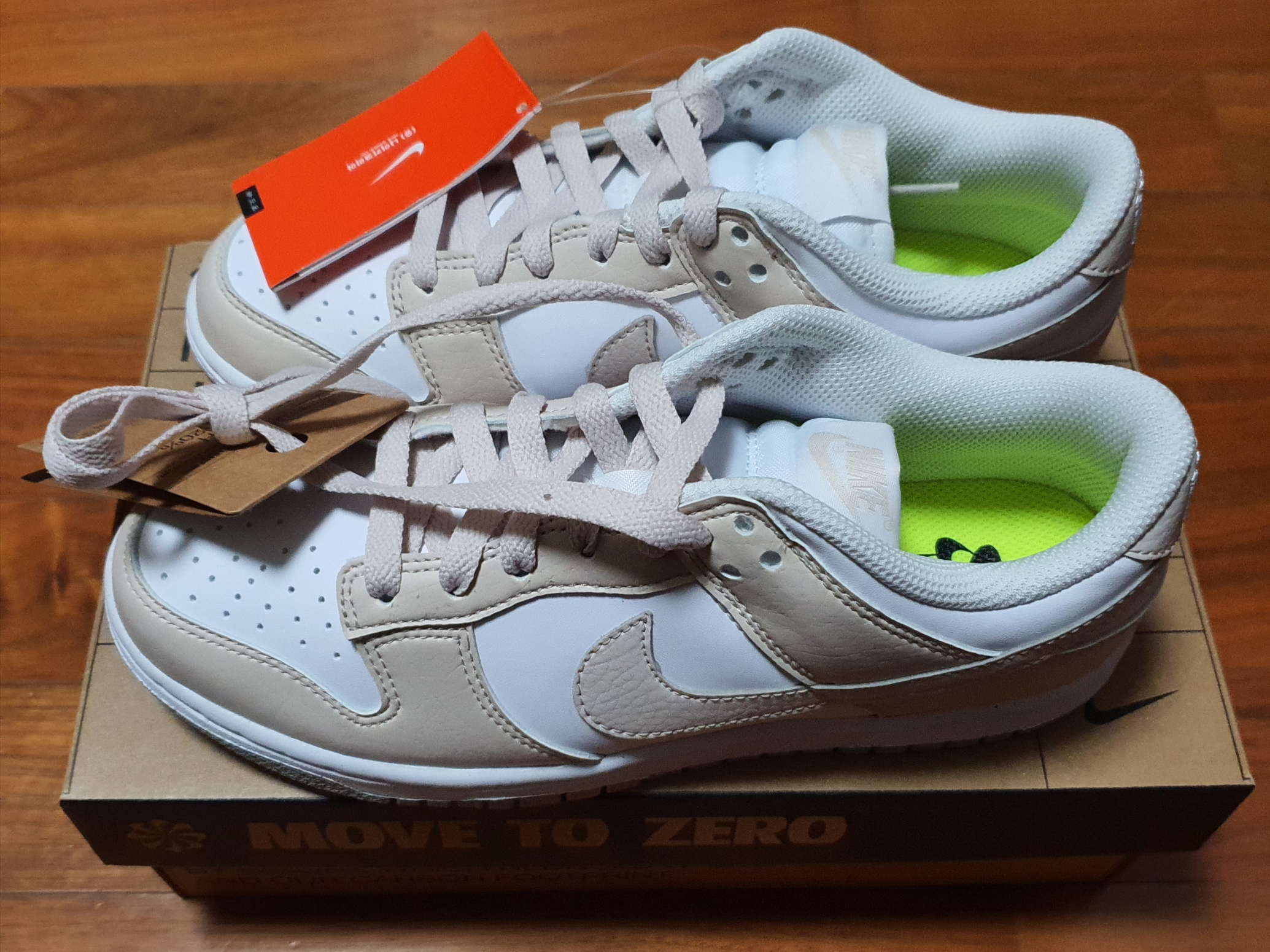 (W) Nike Dunk Low Next Nature Light Orewood Brown 착용 스타일