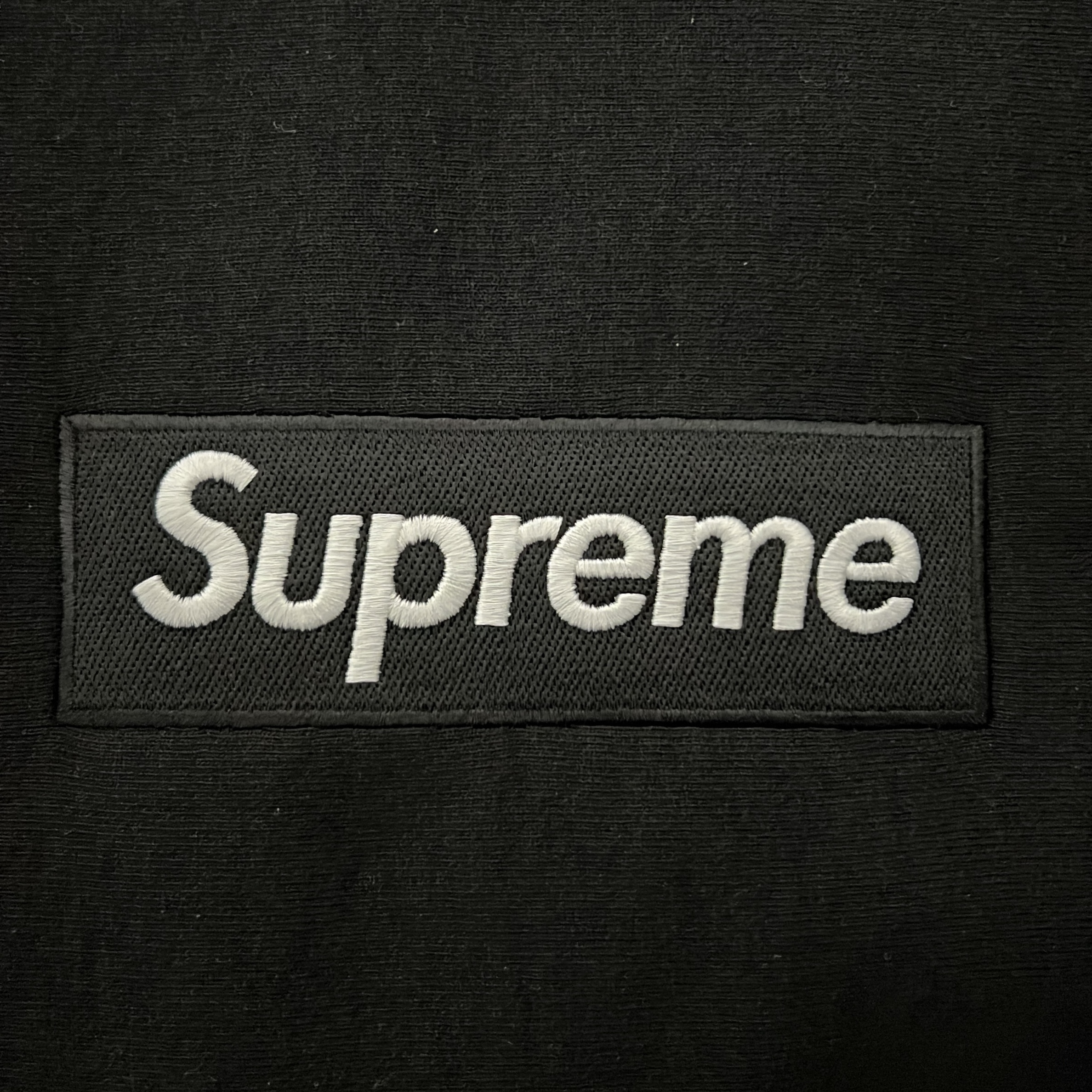 Supreme Box Logo Hooded Sweatshirt Black - 23FW, Supreme x The North Face Summit Series Rescue Mountain Pro Jacket Black - 22SS 착용 스타일 - 1