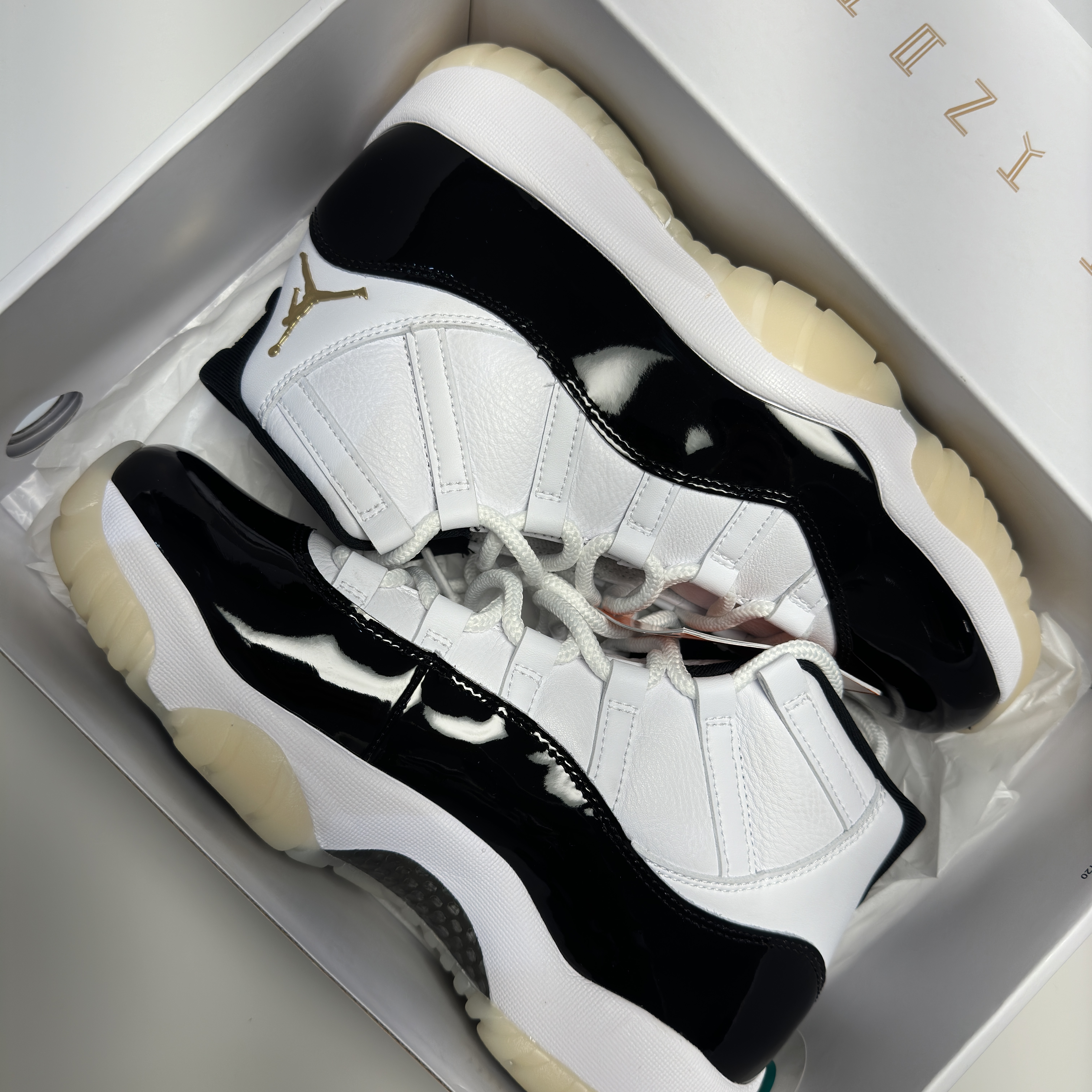 Jordan 11 Retro Gratitude 착용 스타일 - 1