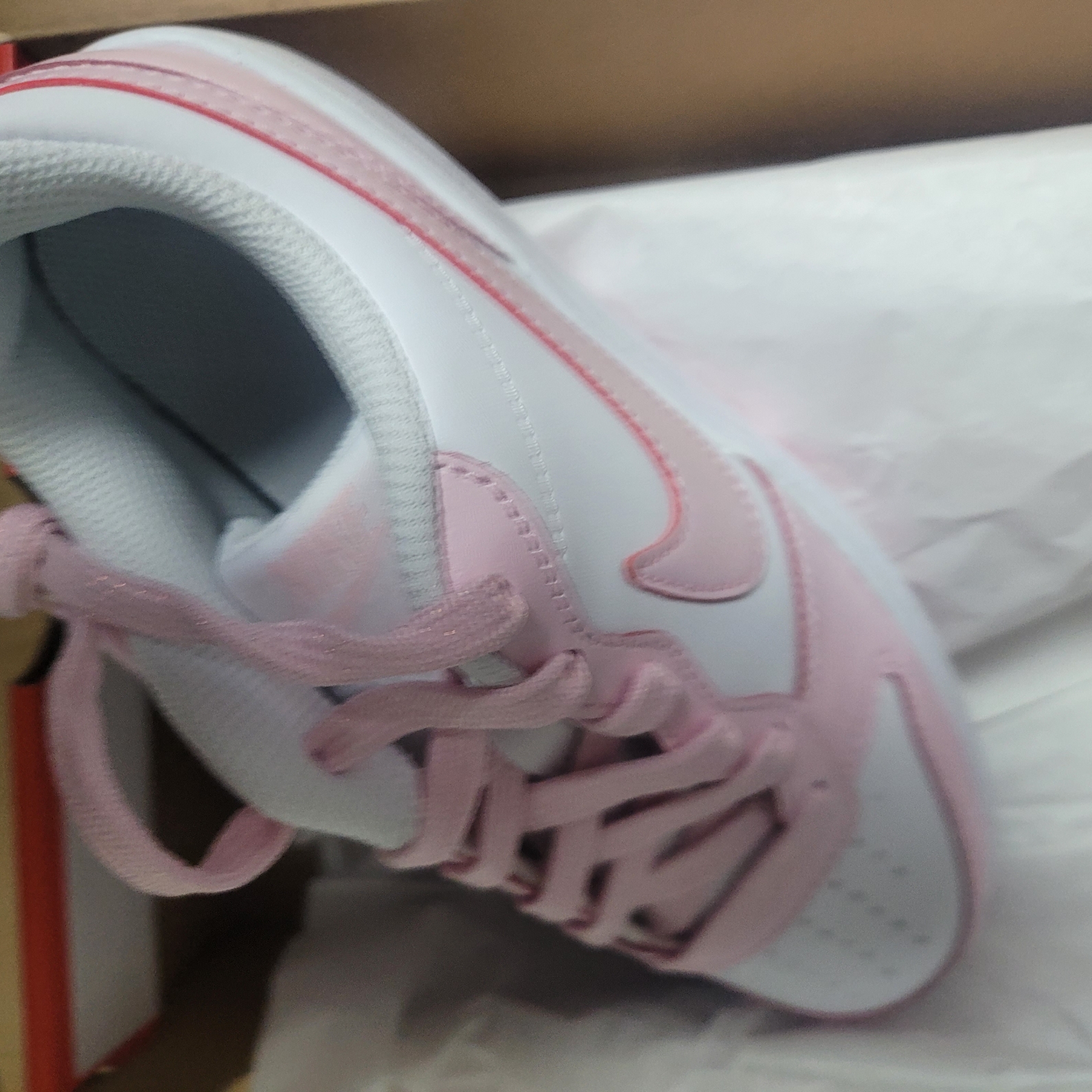 (GS) Nike Court Borough 2 SE White Pink Foam 착용 스타일