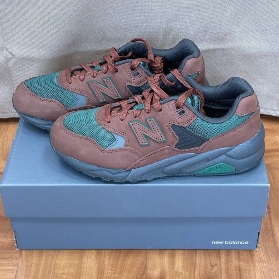 New Balance 580 Mahogany 착용 스타일