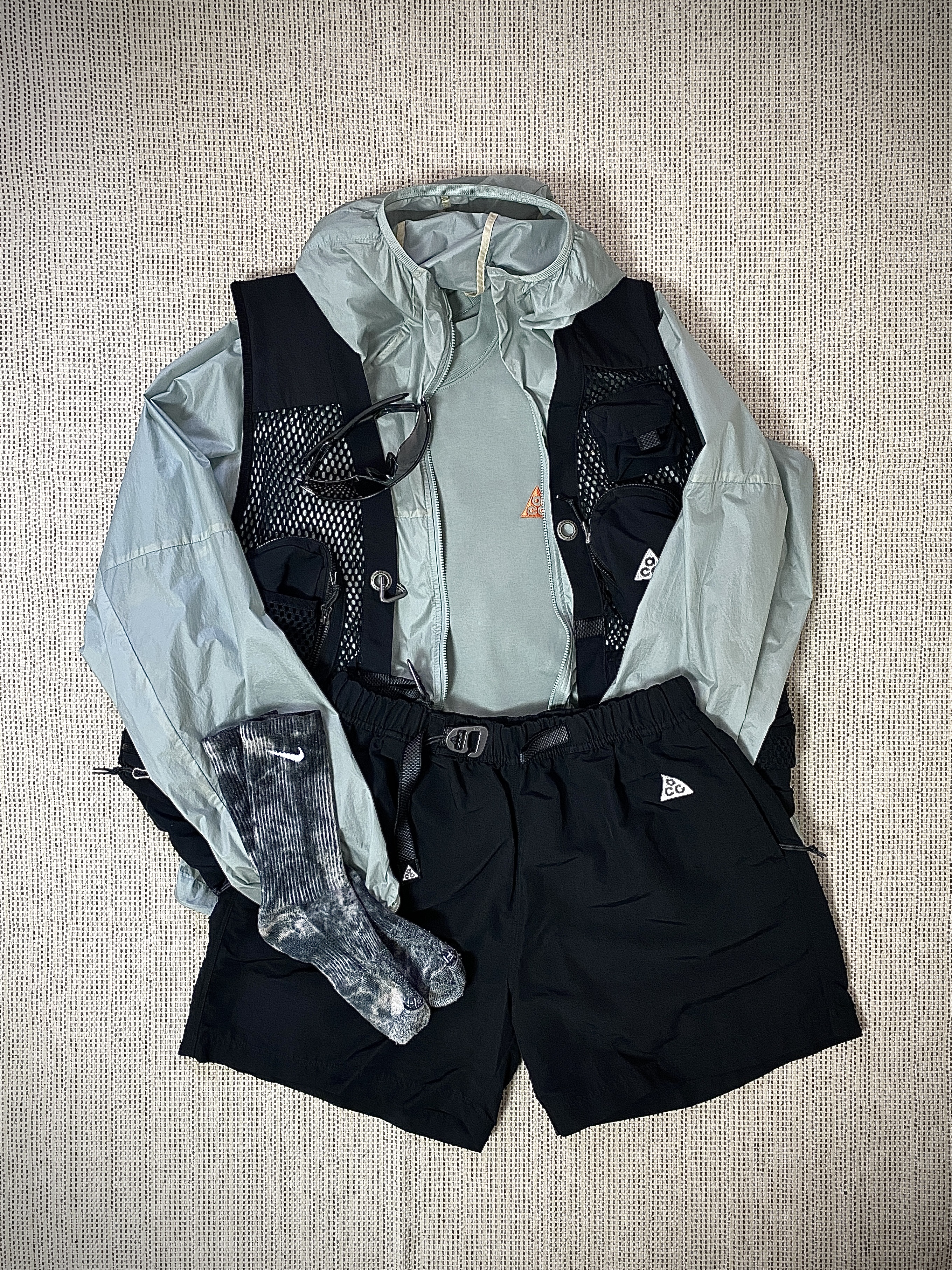 Nike ACG Cinder Cone Windproof Jacket Dusty Sage - Asia, Nike ACG LBR T-Shirt Mica Green - US/EU 착용 스타일 - 5