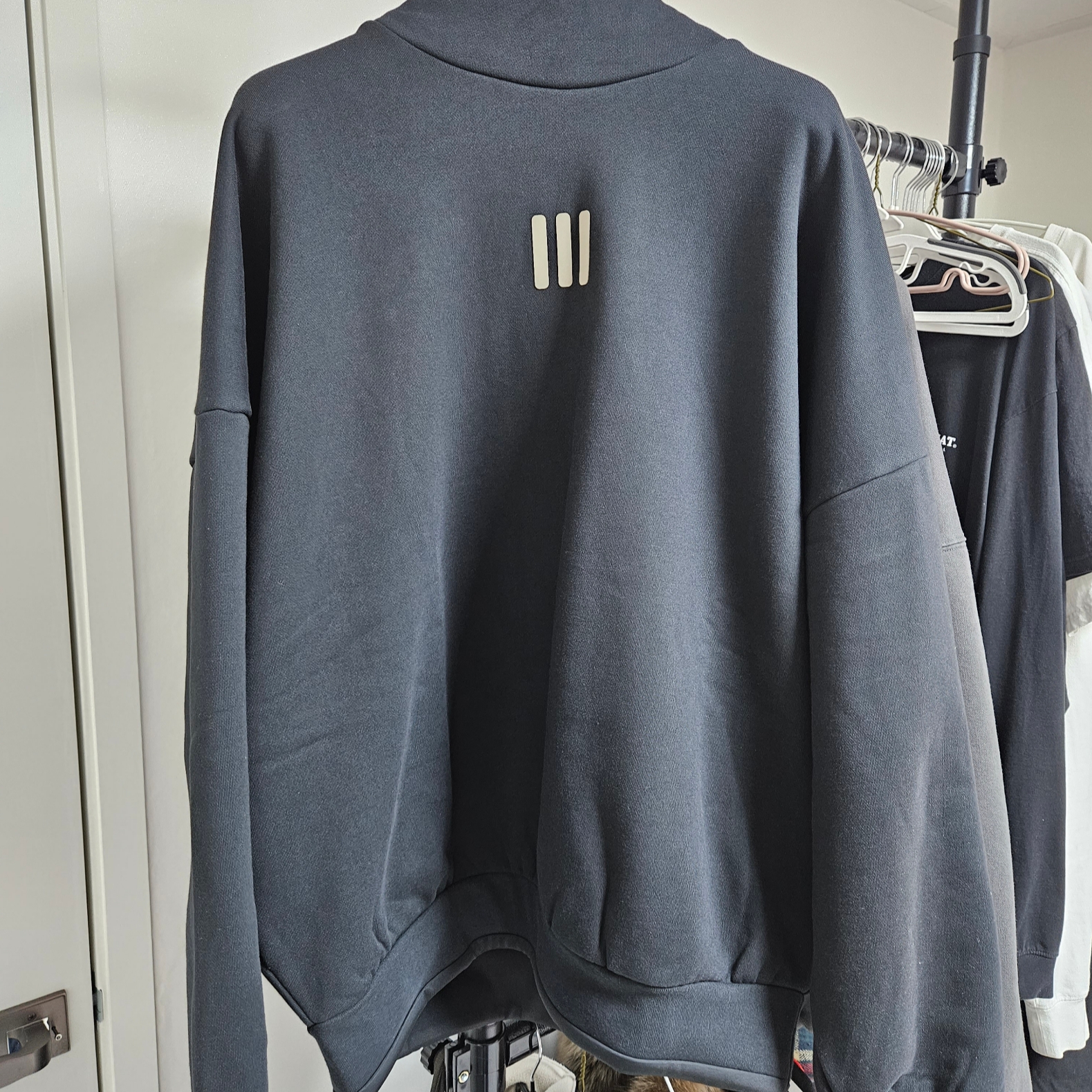 Adidas x Fear of God Athletics Heavy Fleece Hoodie Black - US Sizing 착용 스타일 - 2