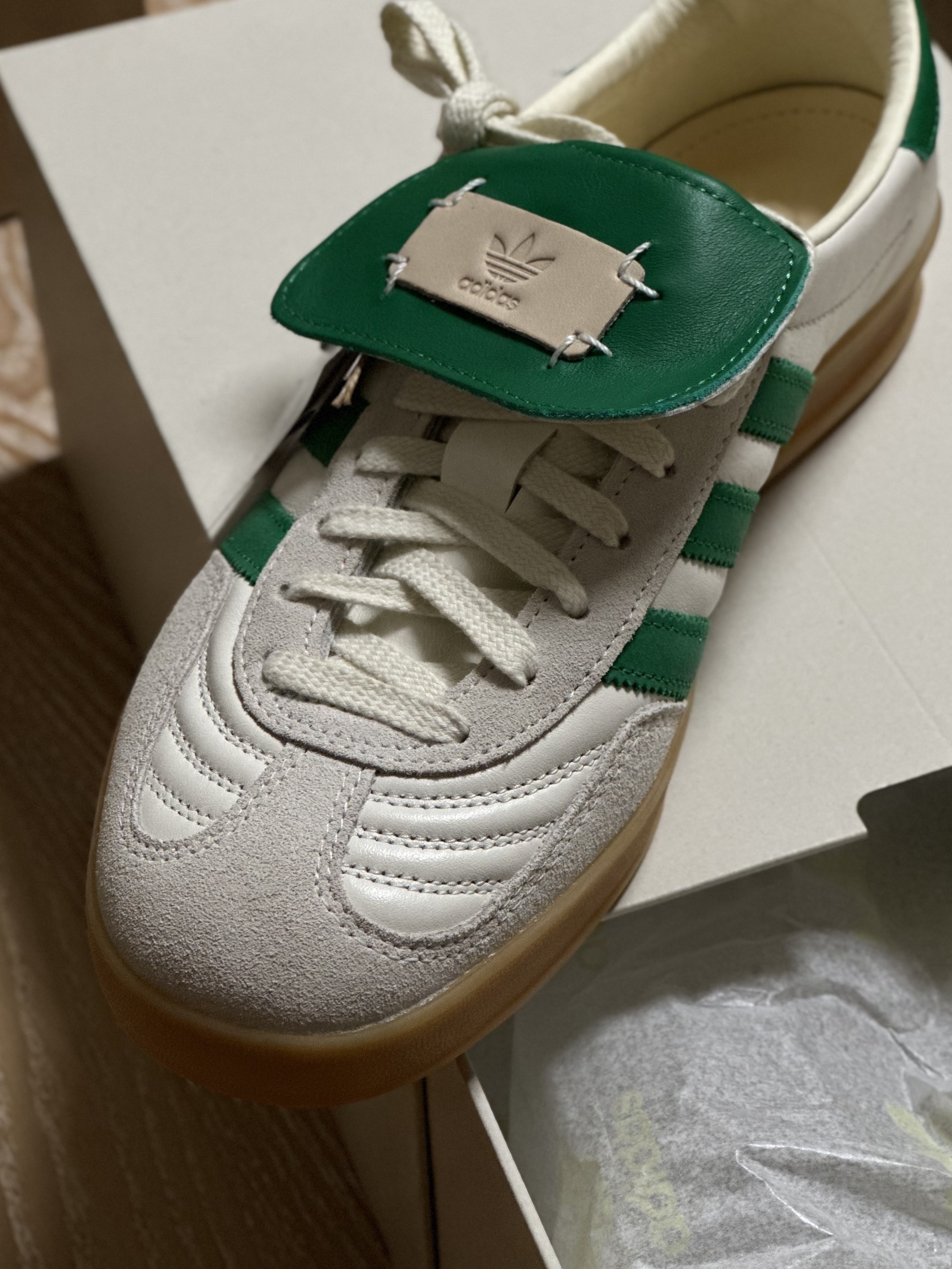 Adidas x Foot Industry Gazelle Indoor Off White Green 착용 스타일 - 2