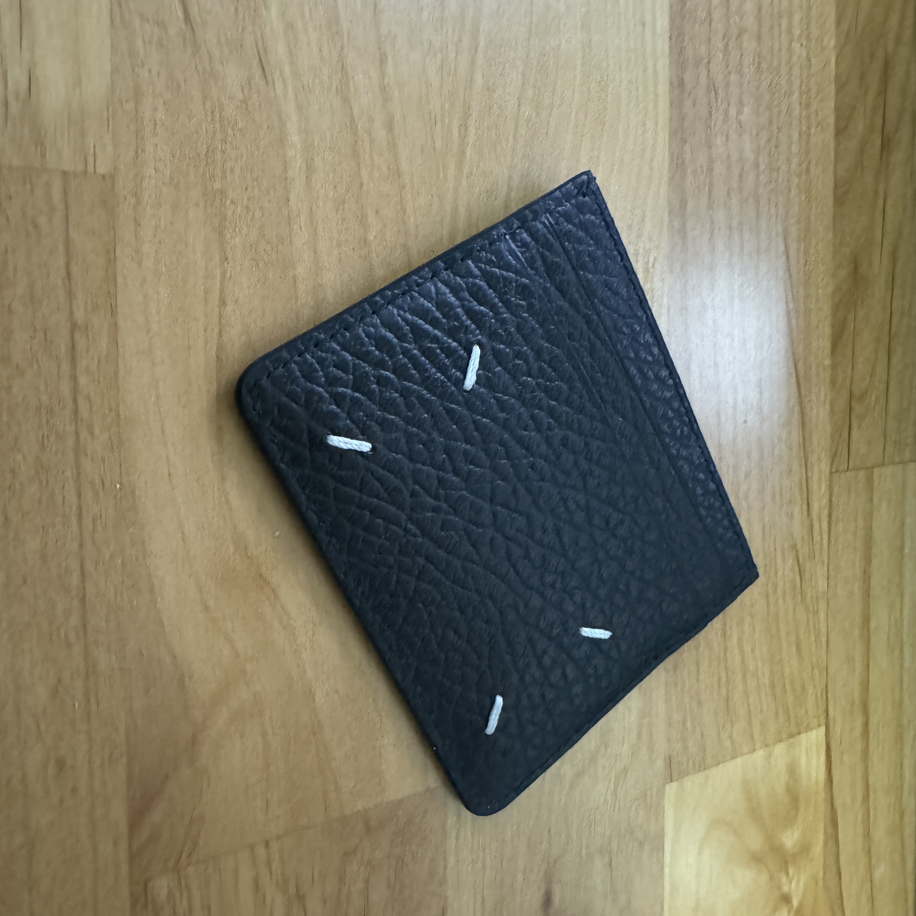 Maison Margiela Stitch Card Holder Black 착용 스타일