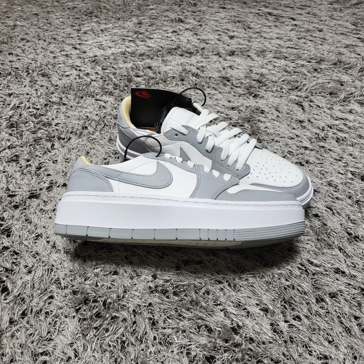 (W) Jordan 1 Elevate Low White and Wolf Grey 착용 스타일