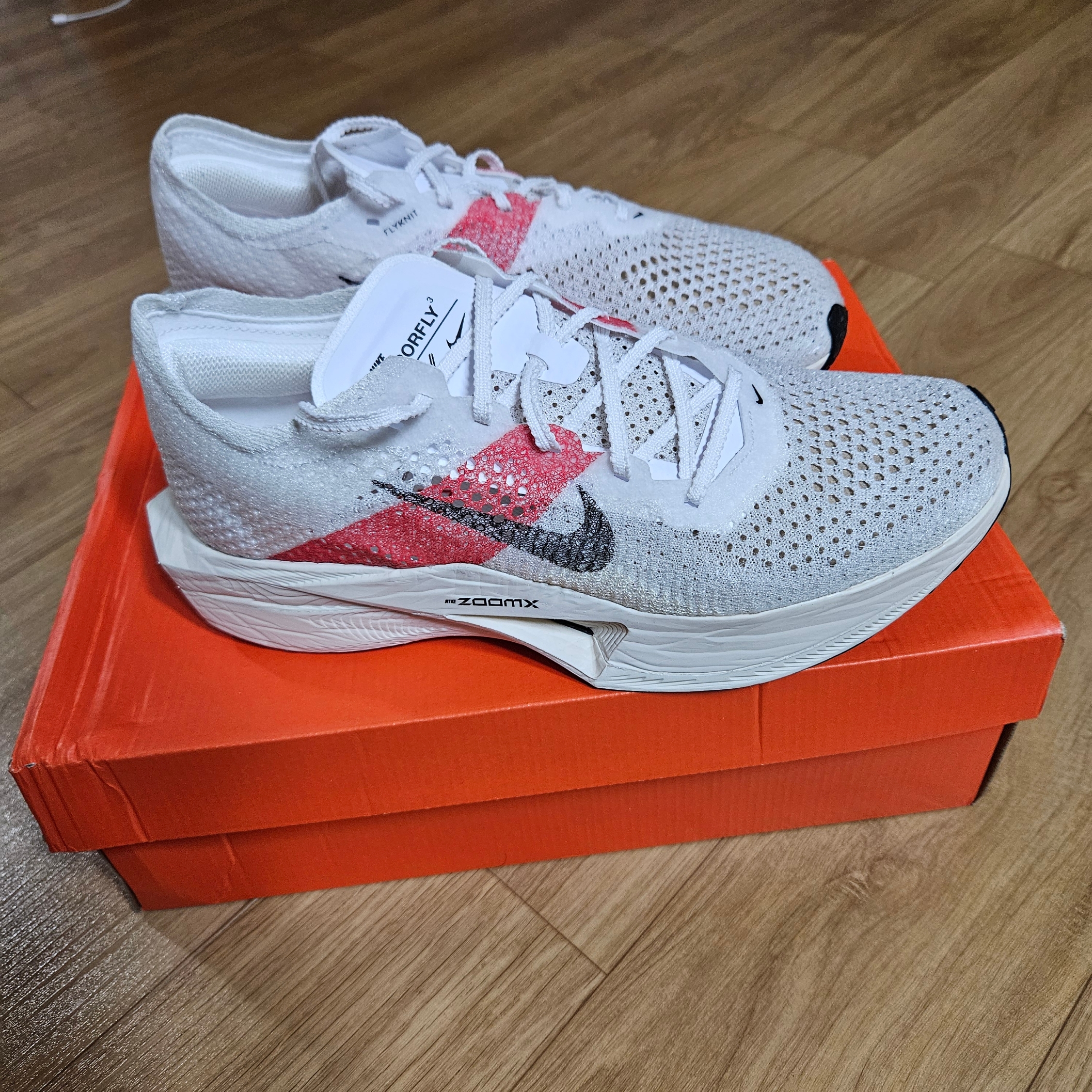 Nike ZoomX Vaporfly Next% 3 Eliud Kipchoge 착용 스타일