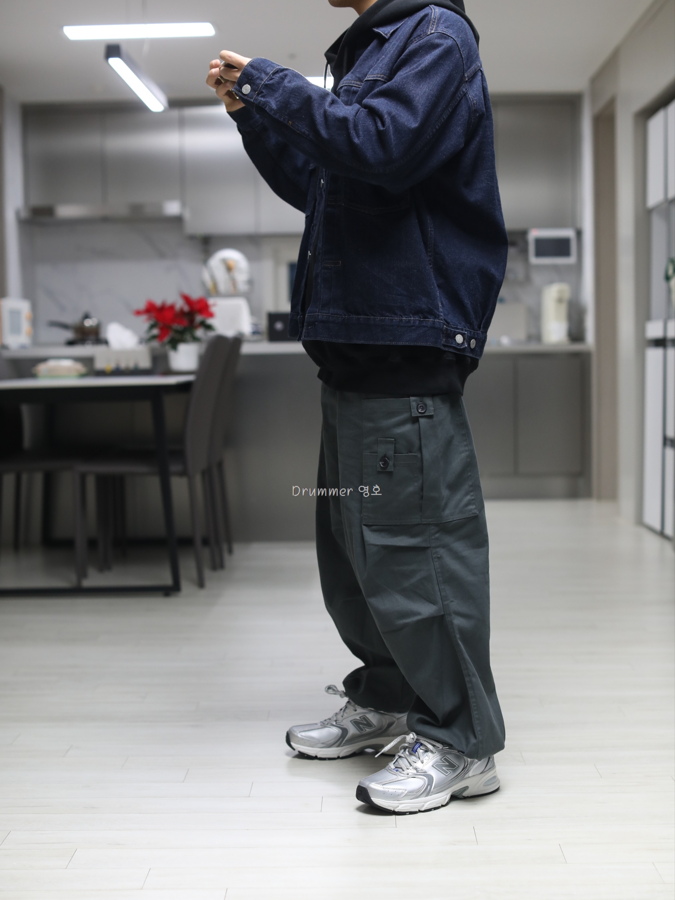 New Balance x Yeseyesee 530 Silver Royal Blue 착용 스타일