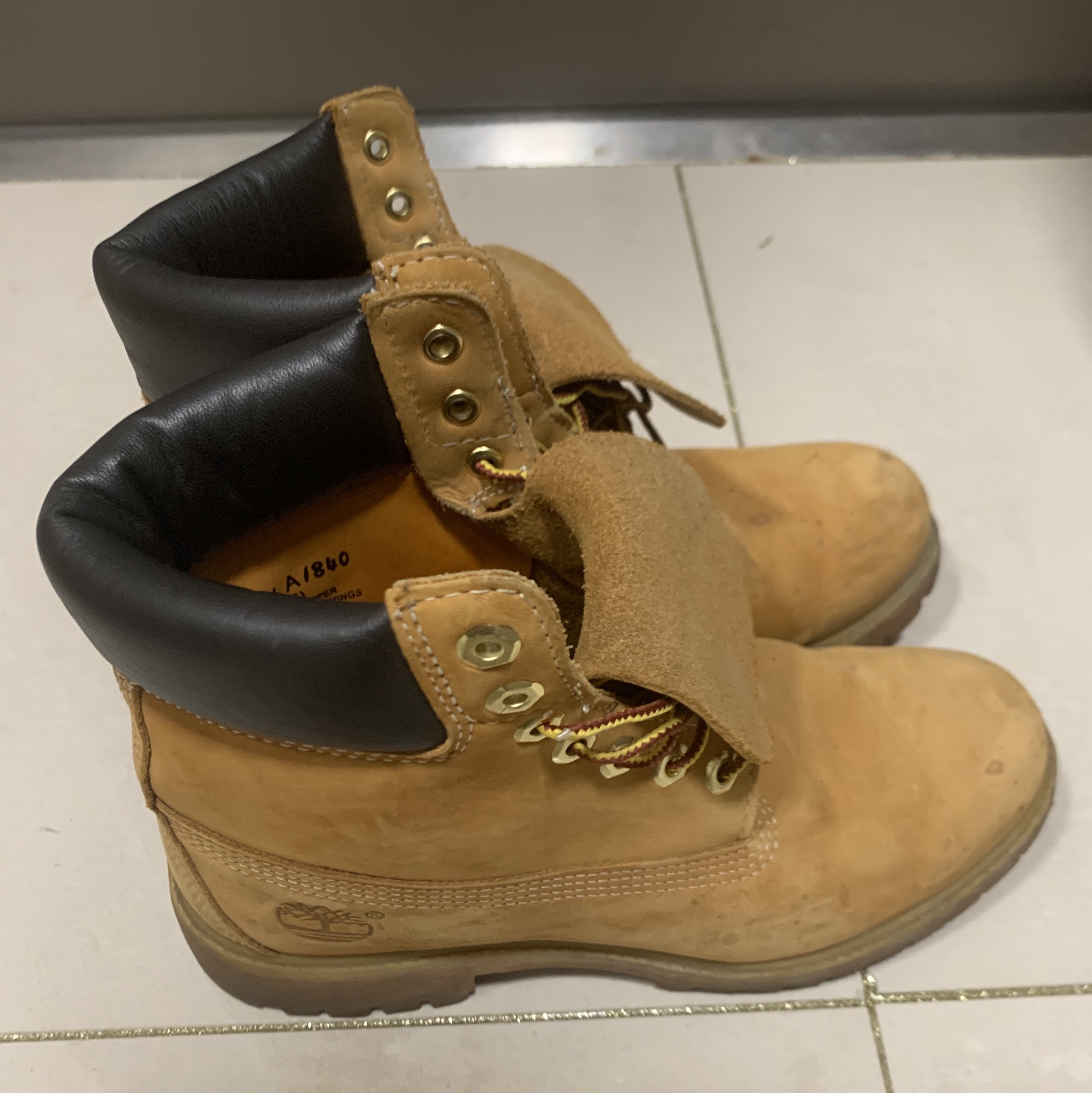 Timberland Premium 6 inch Waterproof Boot Wheat Nubuck - Wide 착용 스타일