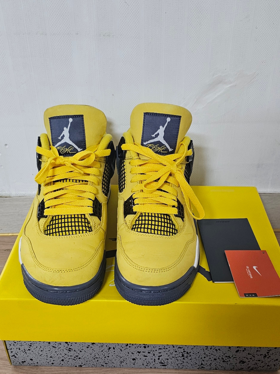 Jordan 4 Retro Tour Yellow 착용 스타일 - 1