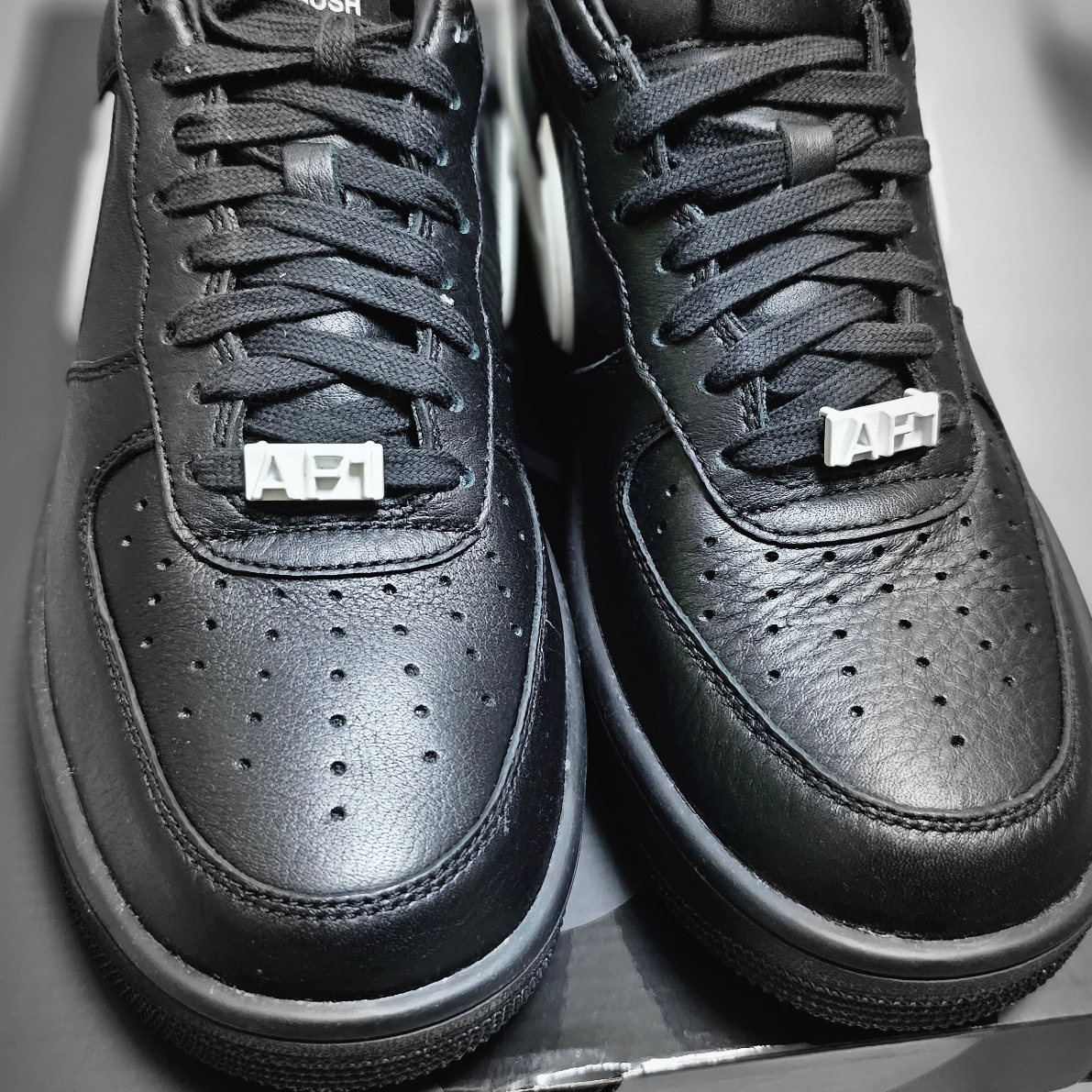 Nike x Ambush Air Force 1 Low SP Black 착용 스타일 - 3