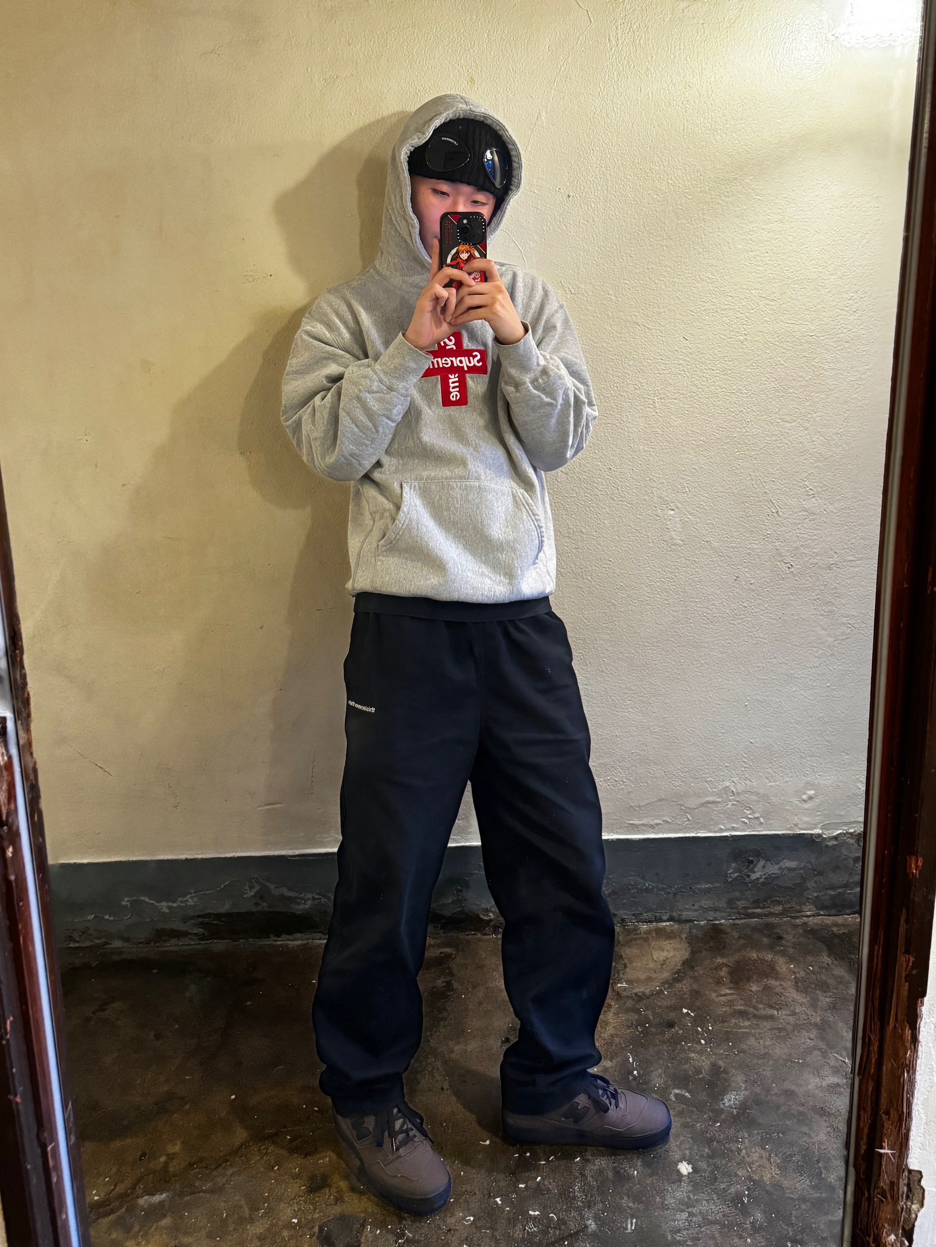 C.P. Company Extra Fine Merino Wool Goggle Beanie Black, Supreme Cross Box Logo Hooded Sweatshirt Heather Grey - 20FW 착용 스타일 - 2