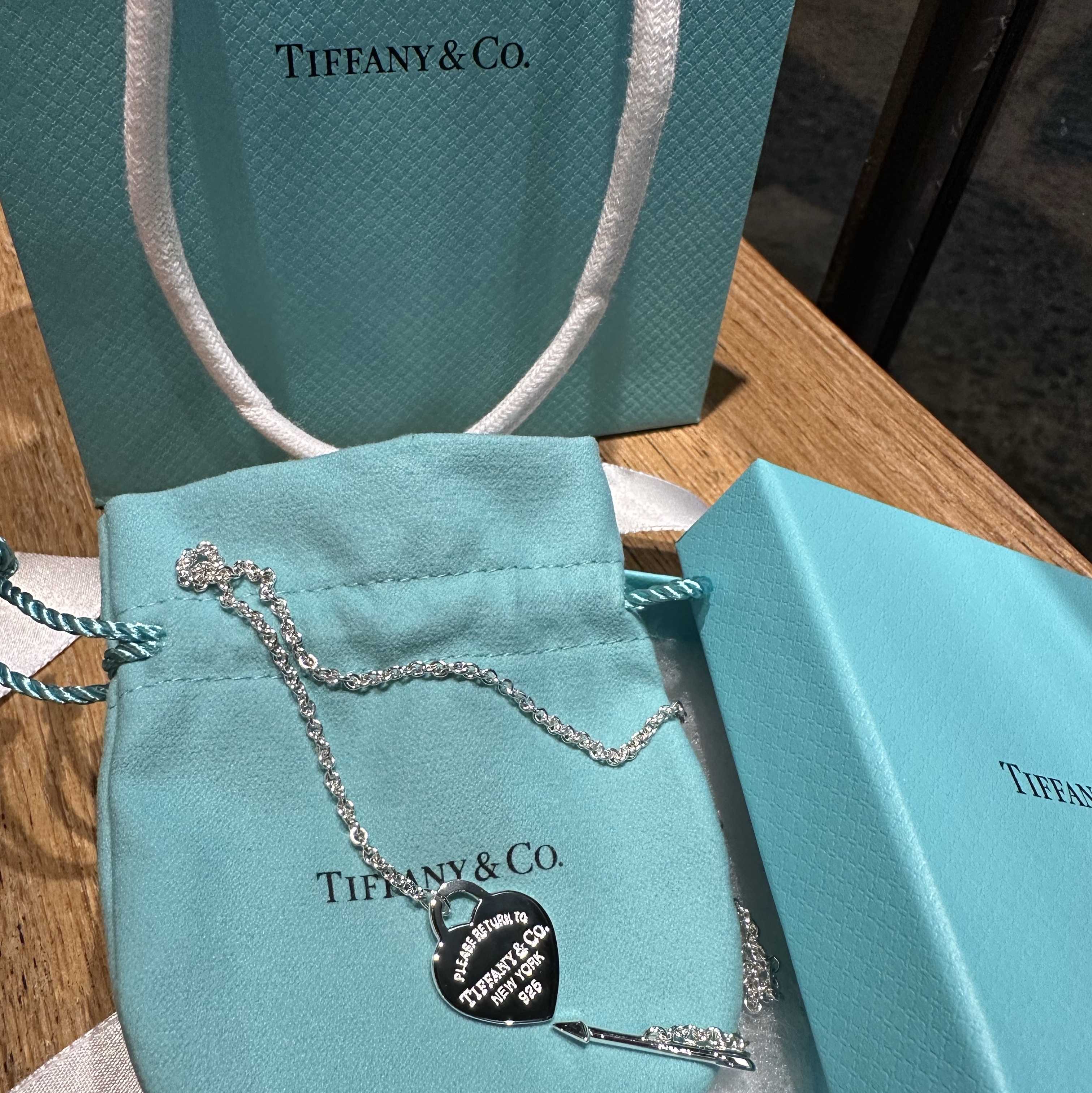 Tiffany & Co. Return To Tiffany Lovestruck Heart Tag Pandant Silver 착용 스타일