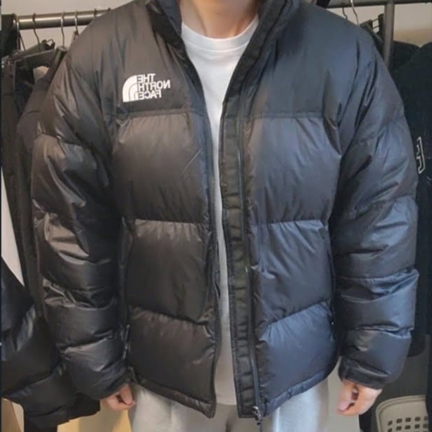 The North Face 1996 Retro Nuptse Down Jacket TNF Black, The North Face 1996 Eco Nuptse Jacket Black 착용 스타일 - 1