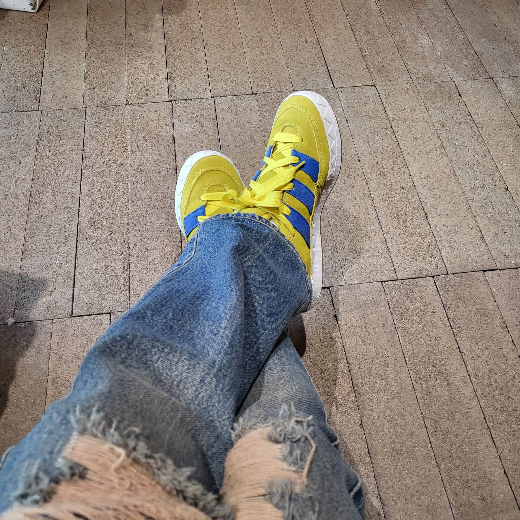 Adidas Adimatic Bright Yellow Blue 착용 스타일