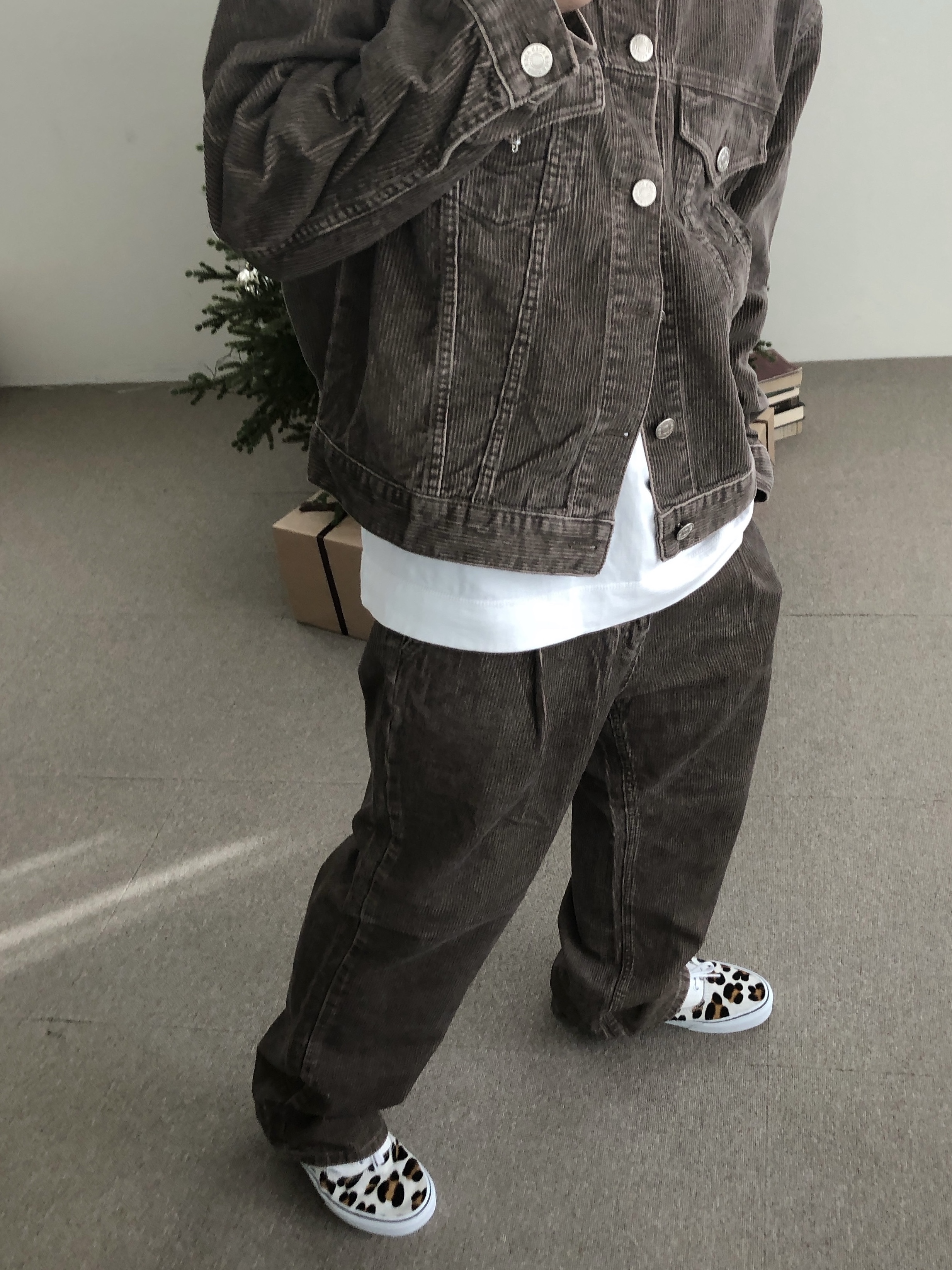 Stussy SS Link Skullcap Beanie Brown, Vans Era Leopard True White 착용 스타일 - 8