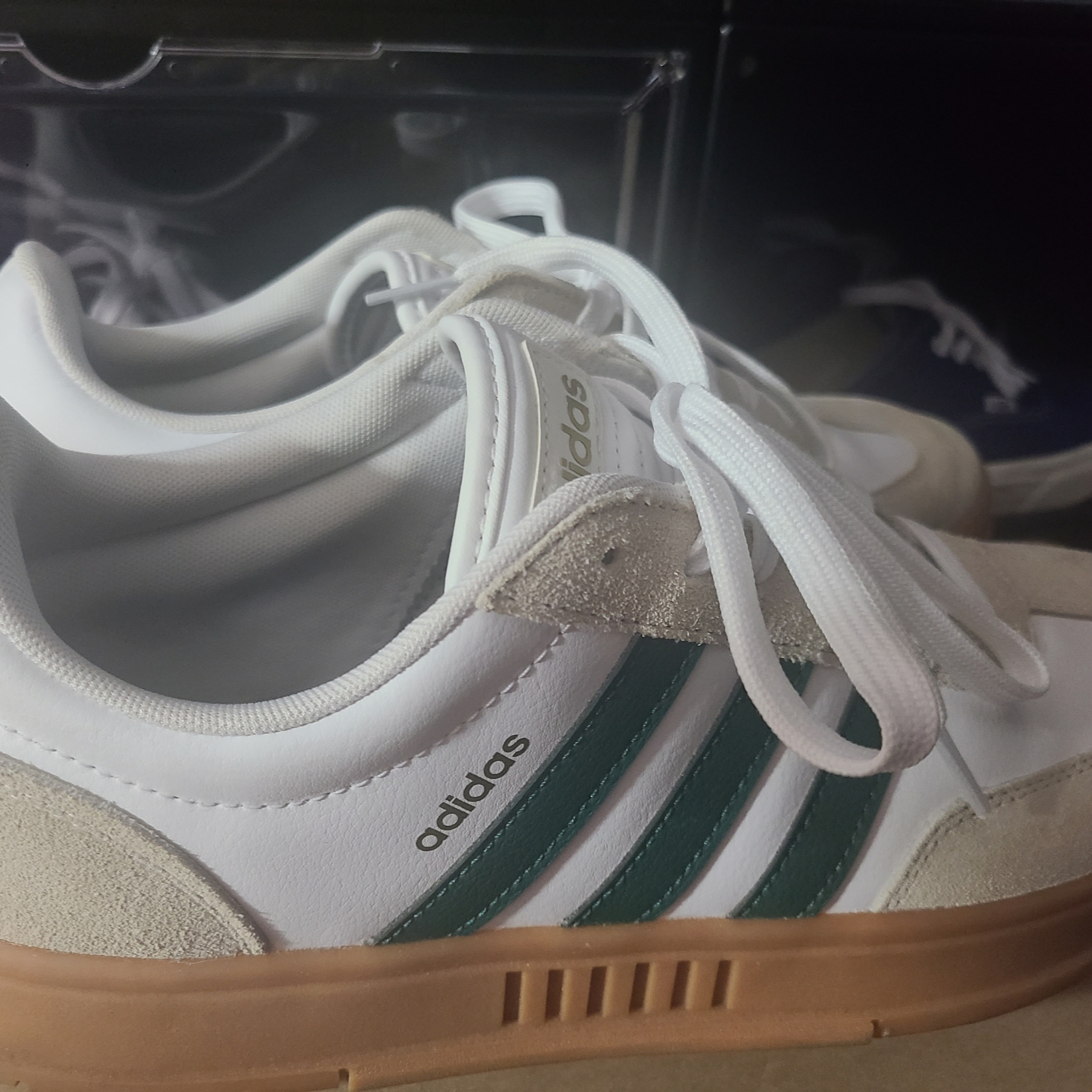 Adidas Gradas Collegiate Green 착용 스타일