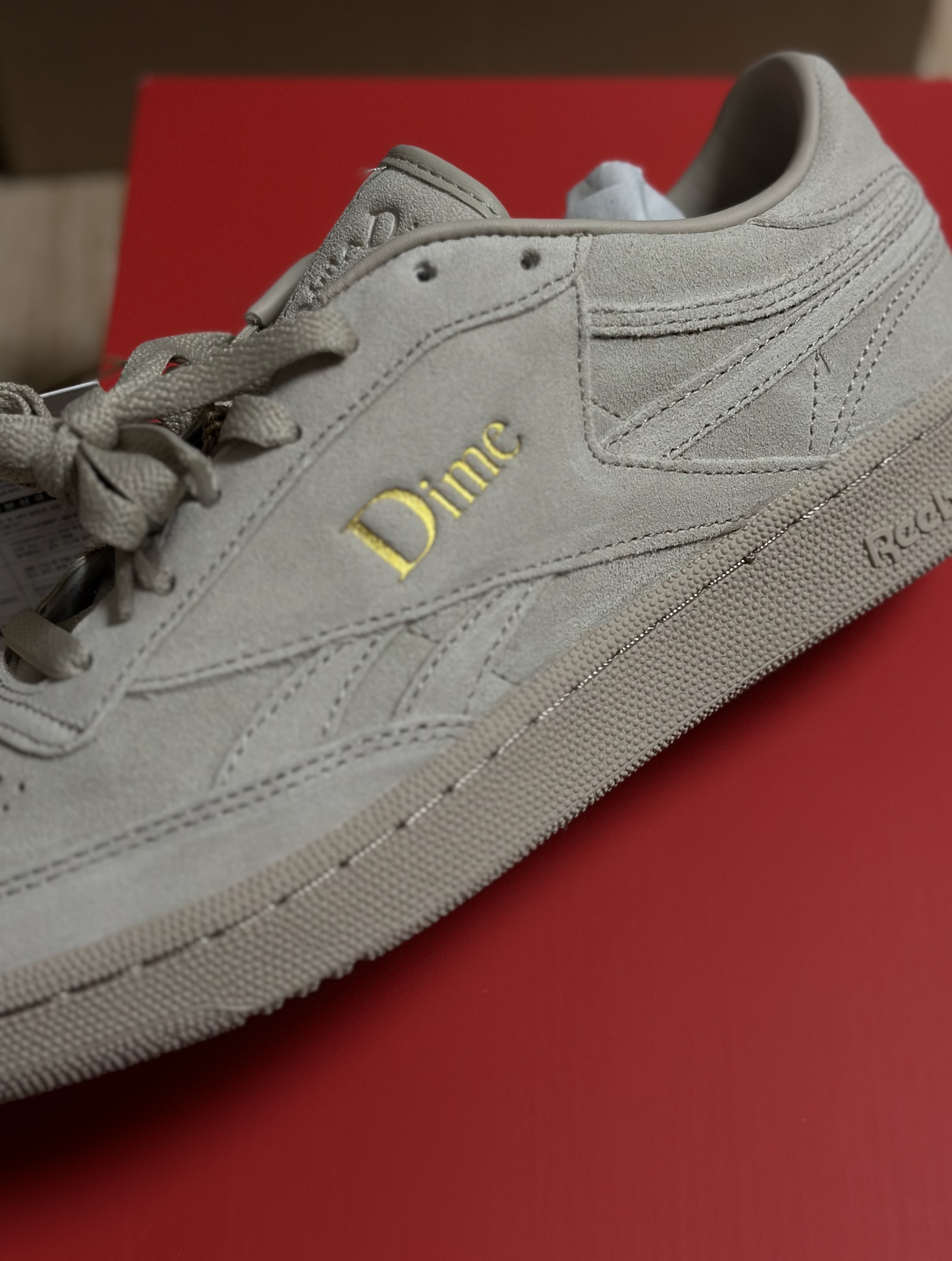 Reebok x Dime Club C Revenge Light Sand 착용 스타일 - 3