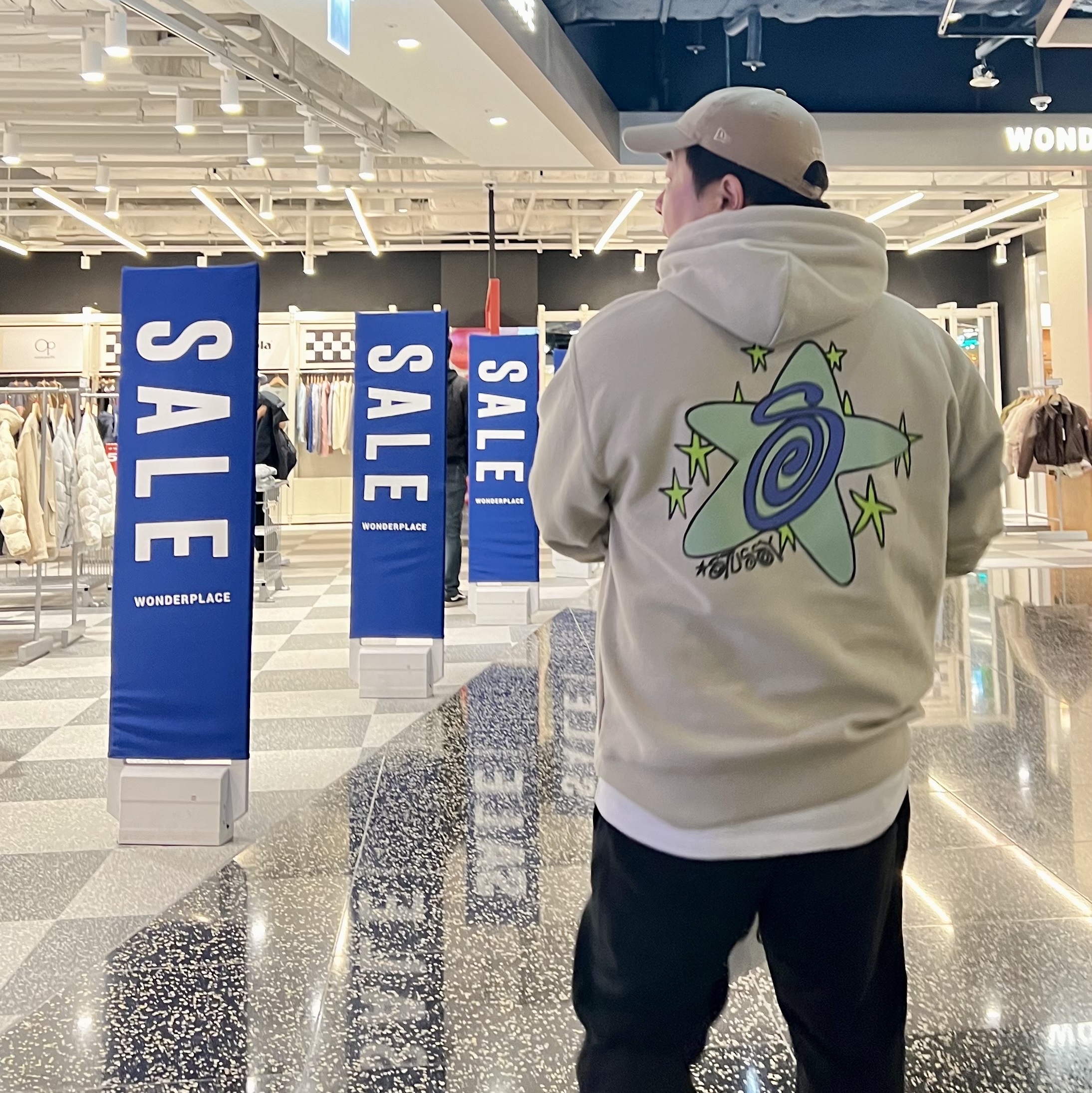 New Era x Murakami Takashi Ohana Unstructured Cap Beige, Stussy Galaxy Hoodie Khaki 착용 스타일
