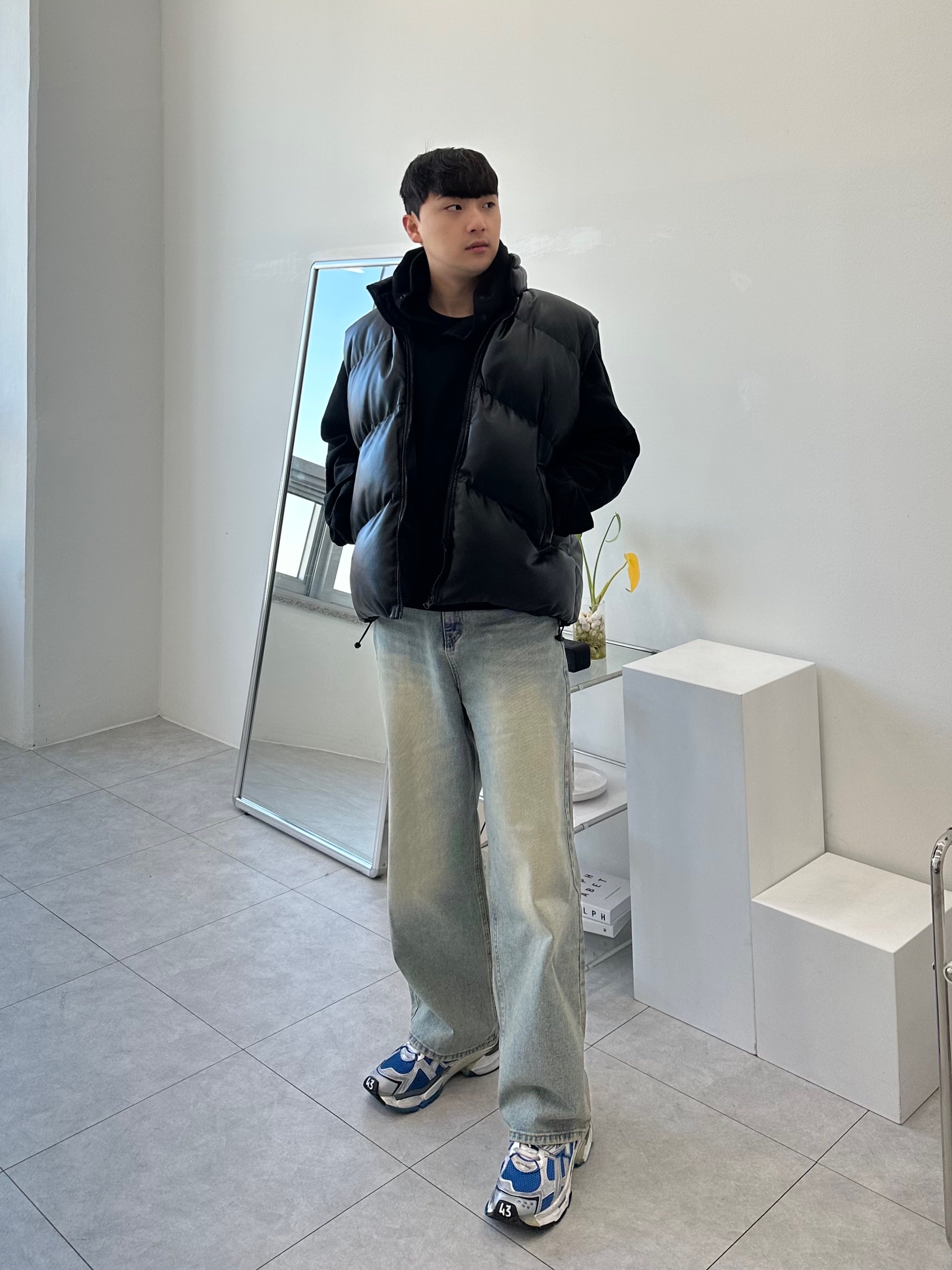 Balenciaga Runner Sneakers Blue White 착용 스타일