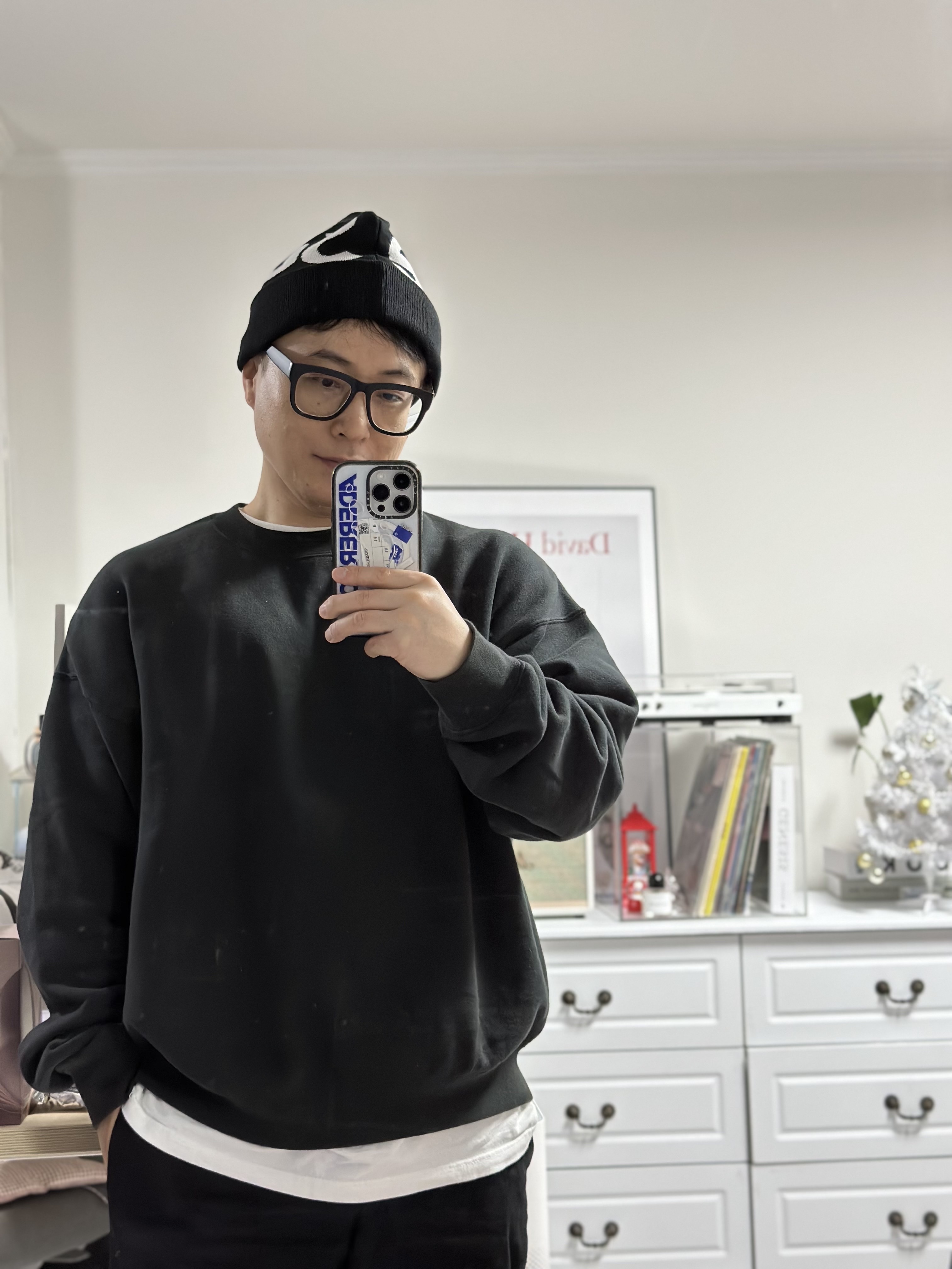 Supreme Big Logo Beanie Black 착용 스타일
